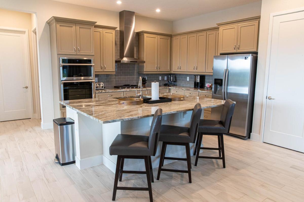 Luxury Home in Bears Den Near Disney with Private Pool, Movie Room, Pool Table & Resort Amenities - 7924JC view 3