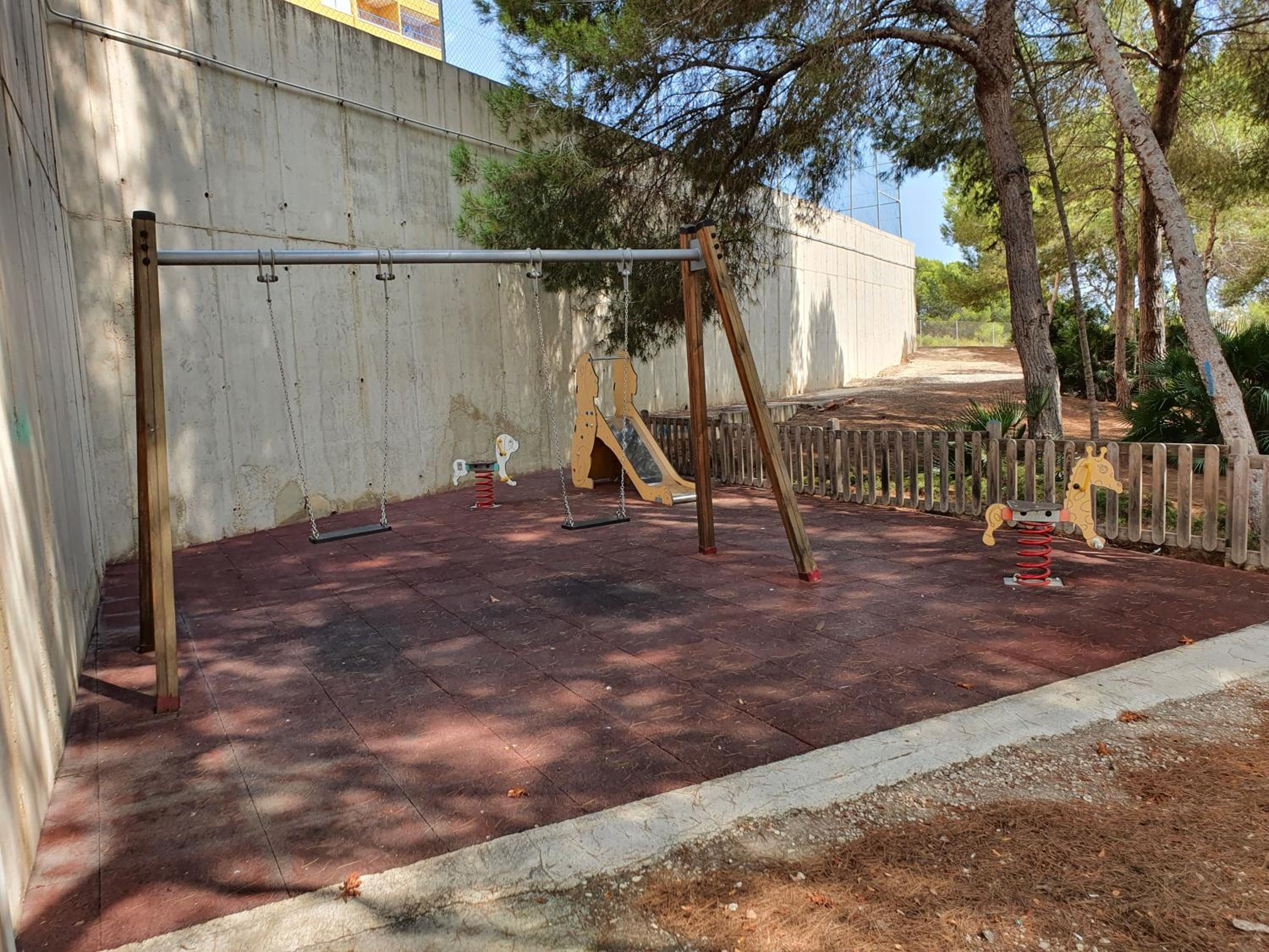 Apartment in Campoamor overlooking the swimming pool