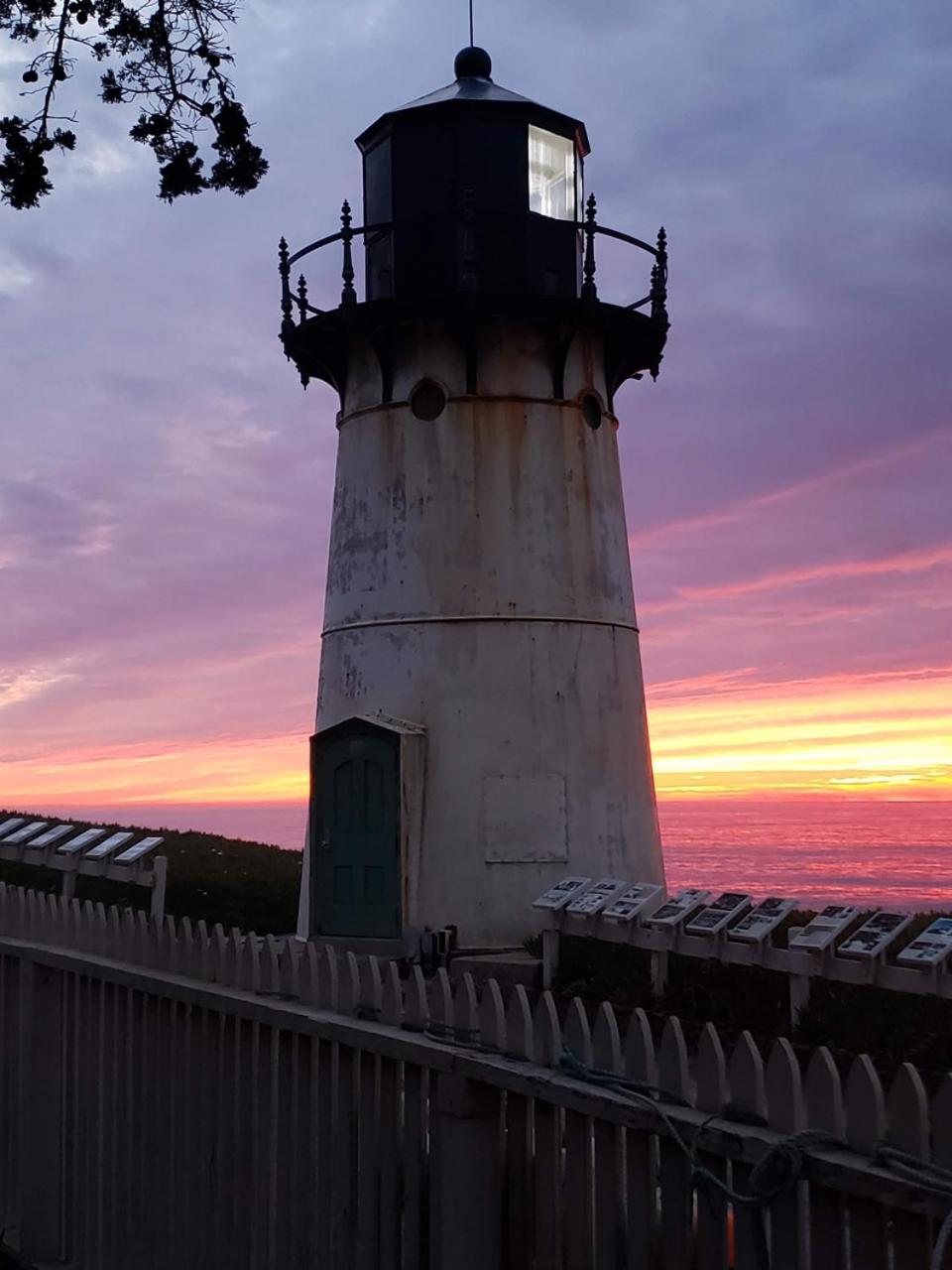 HI Point Montara Lighthouse