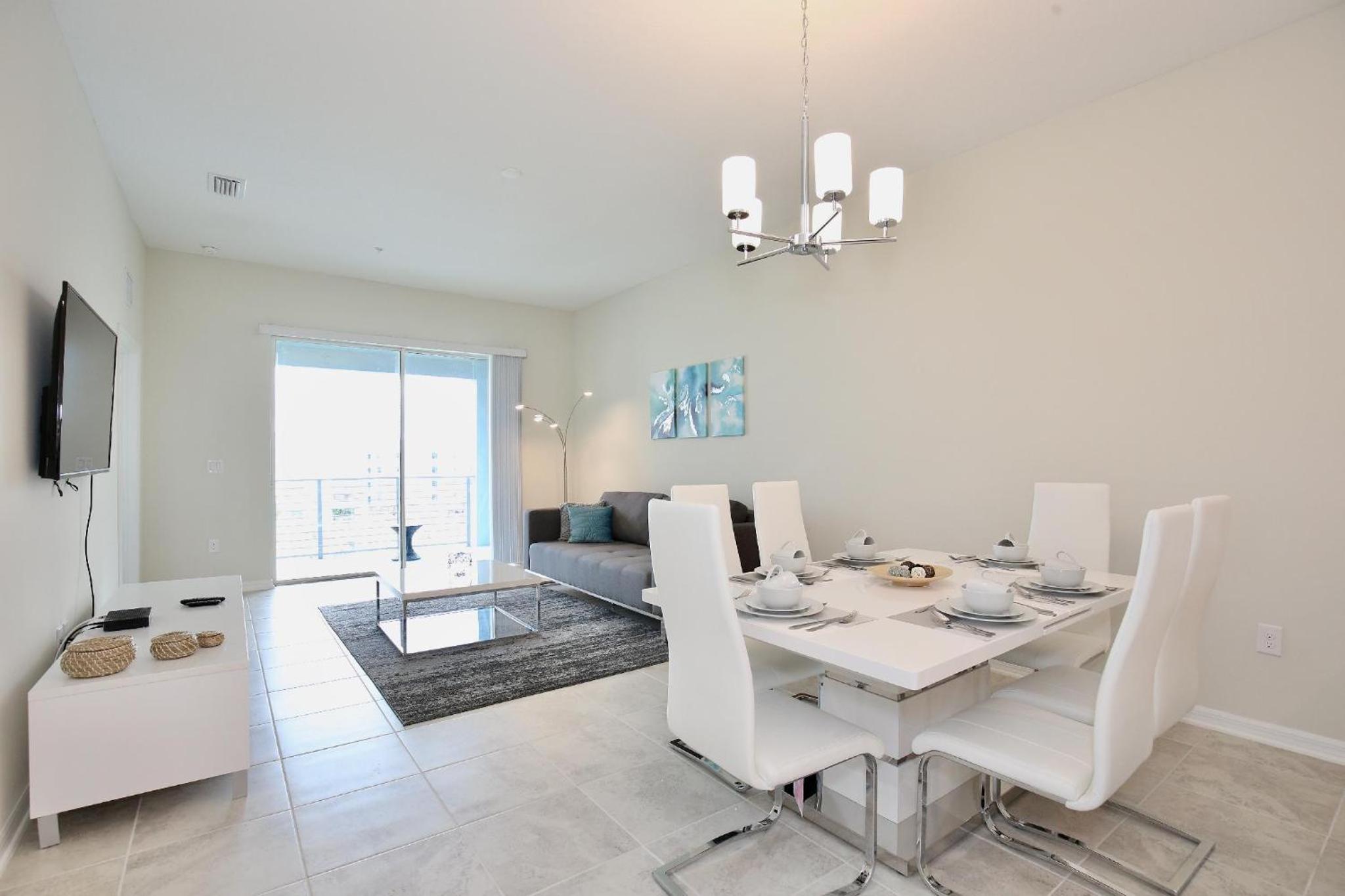 Spectacular 2 bedroom apartment in spectacular Storey Lake community Next to Disney!