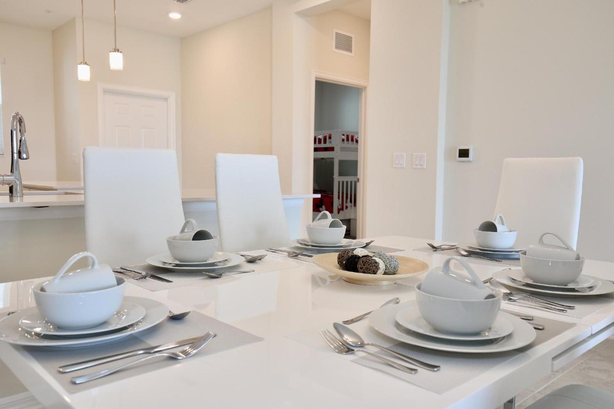 Spectacular 2 bedroom apartment in spectacular Storey Lake community Next to Disney!