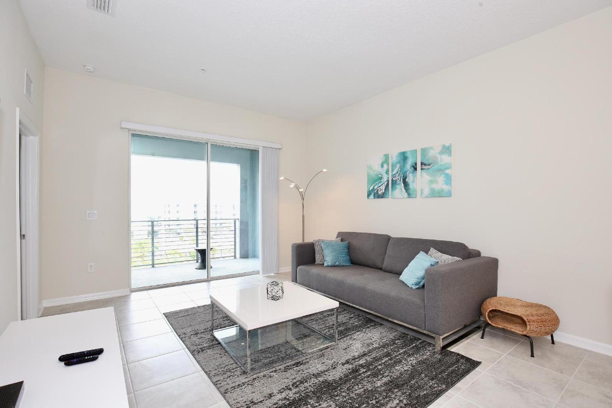 Spectacular 2 bedroom apartment in spectacular Storey Lake community Next to Disney!