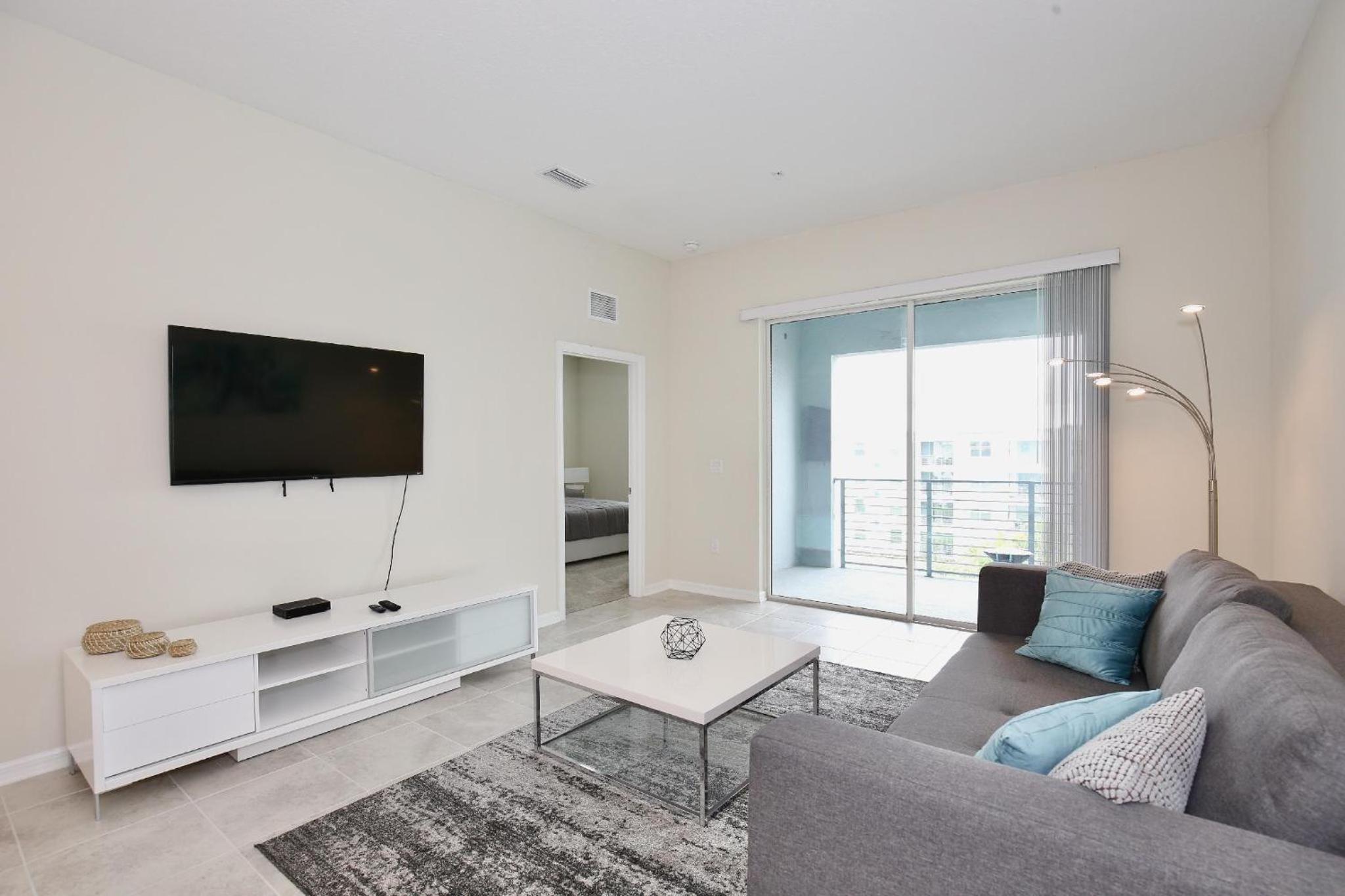Spectacular 2 bedroom apartment in spectacular Storey Lake community Next to Disney!