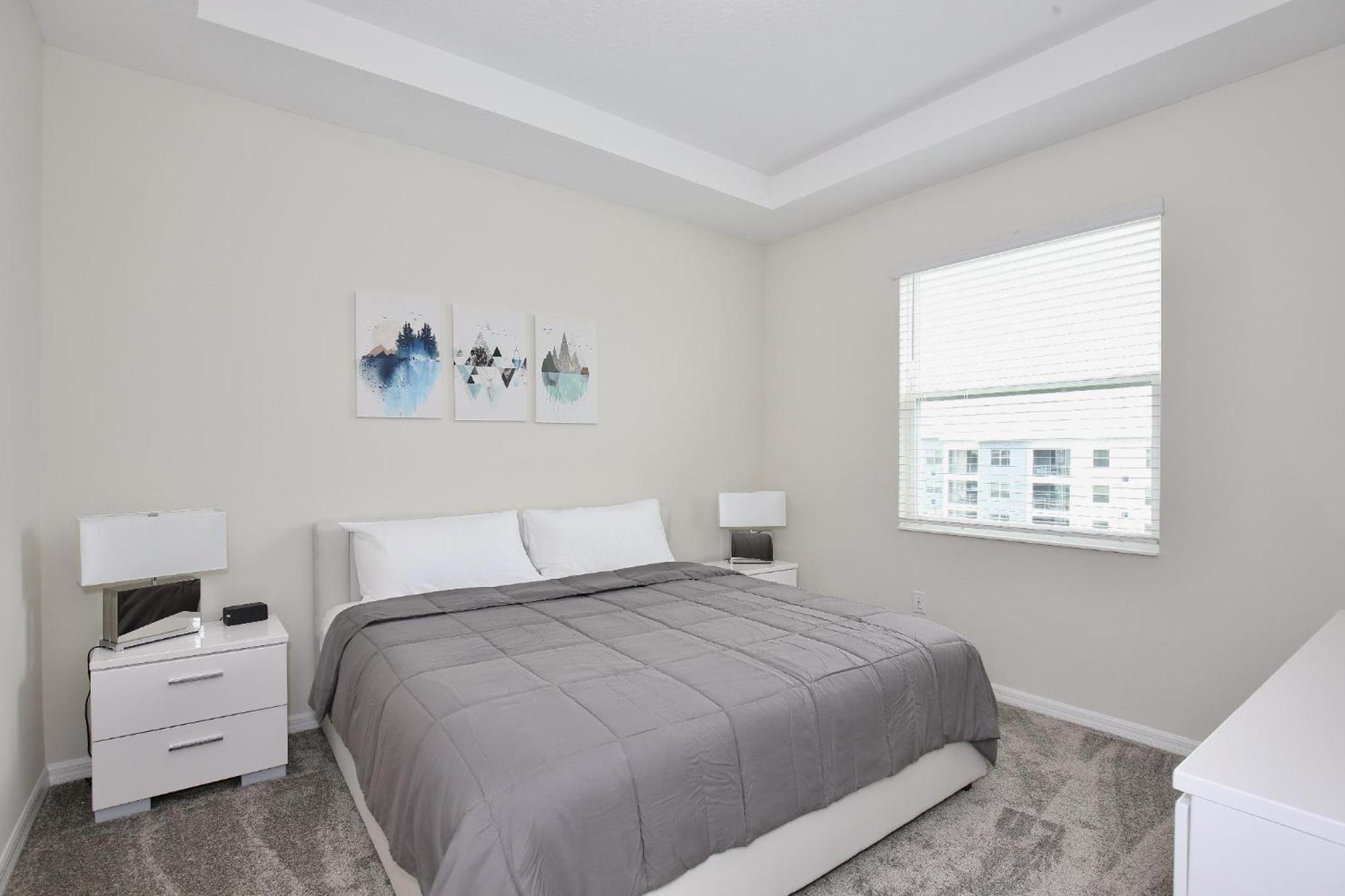 Spectacular 2 bedroom apartment in spectacular Storey Lake community Next to Disney!