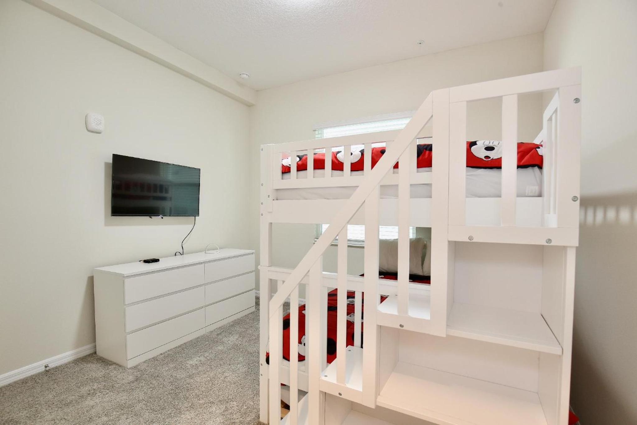Spectacular 2 bedroom apartment in spectacular Storey Lake community Next to Disney!