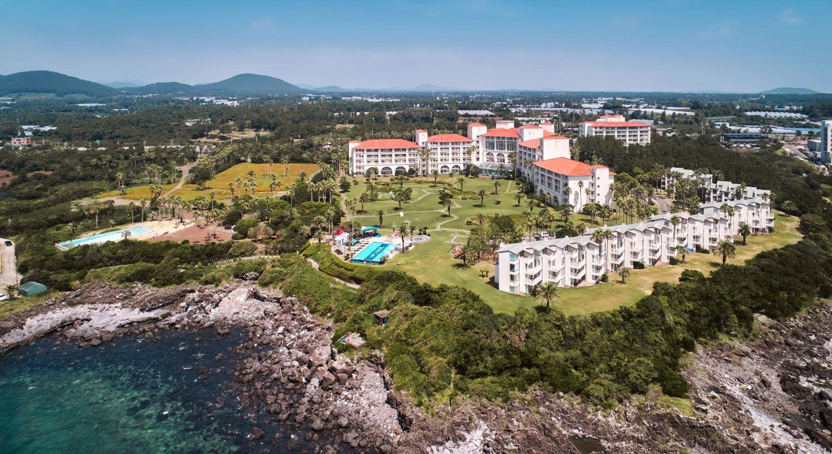 Hotel Sono Calm Jeju - Image 1