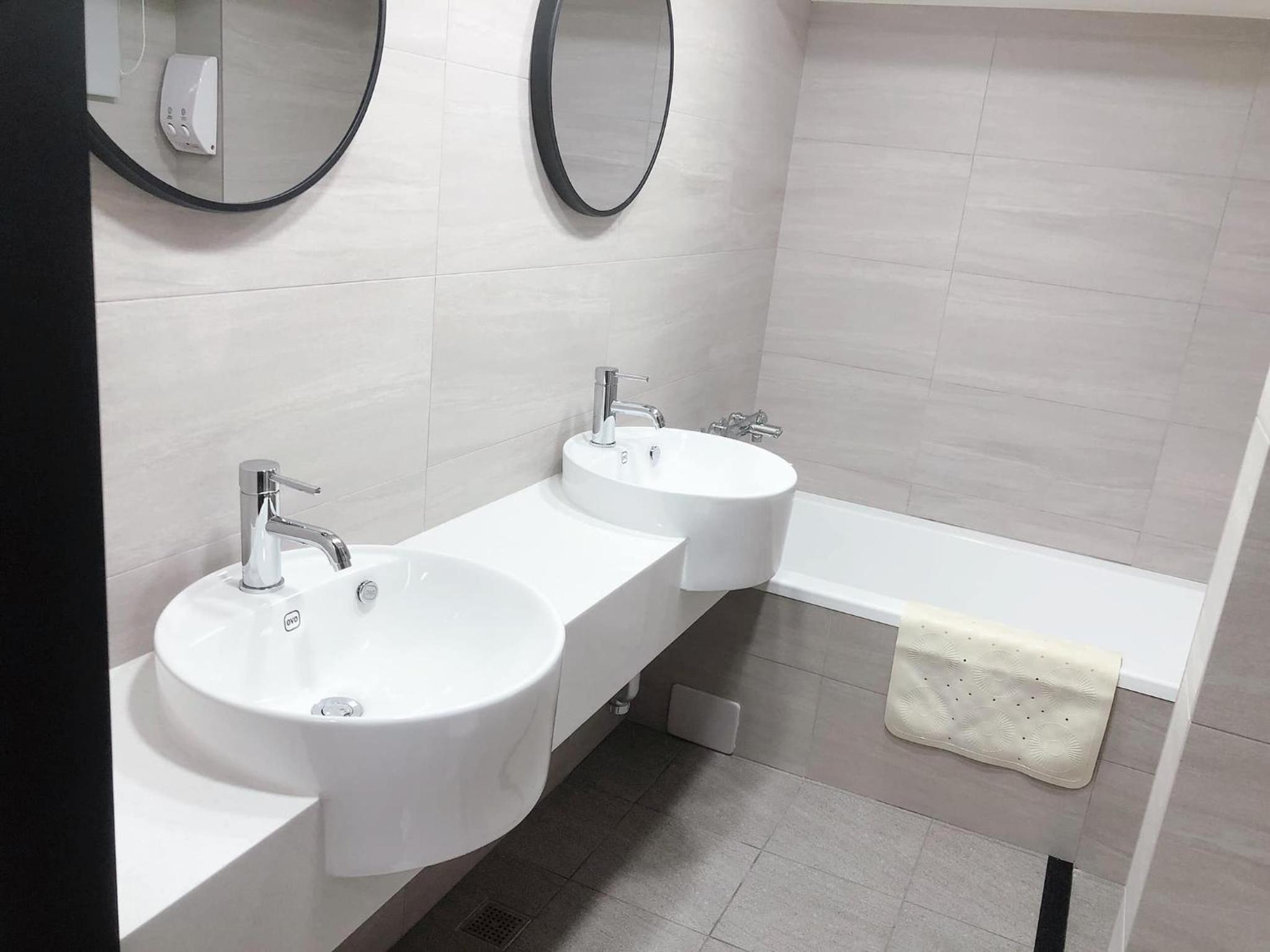CY Hotel