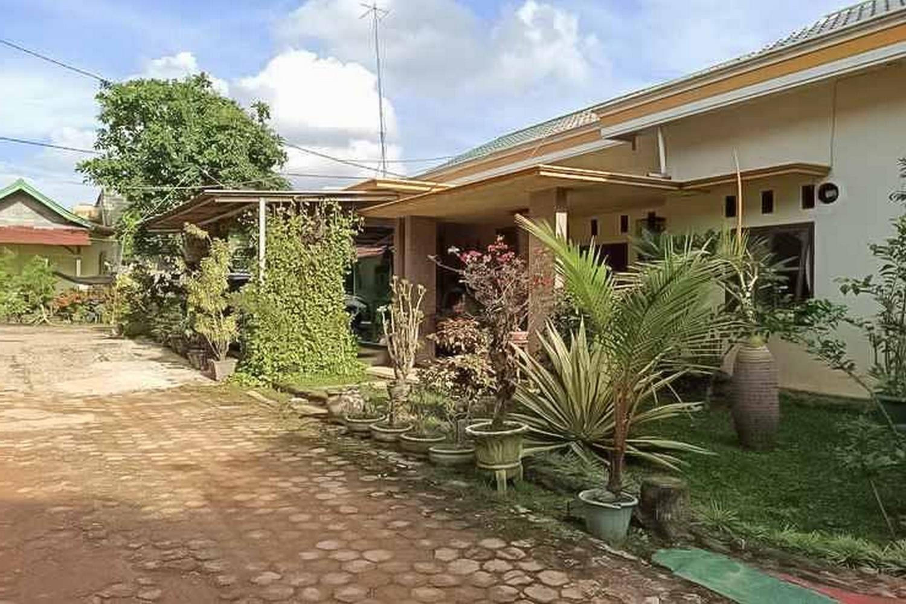 Hotel RedDoorz near Taman Merdeka Metro Lampung - Image 1