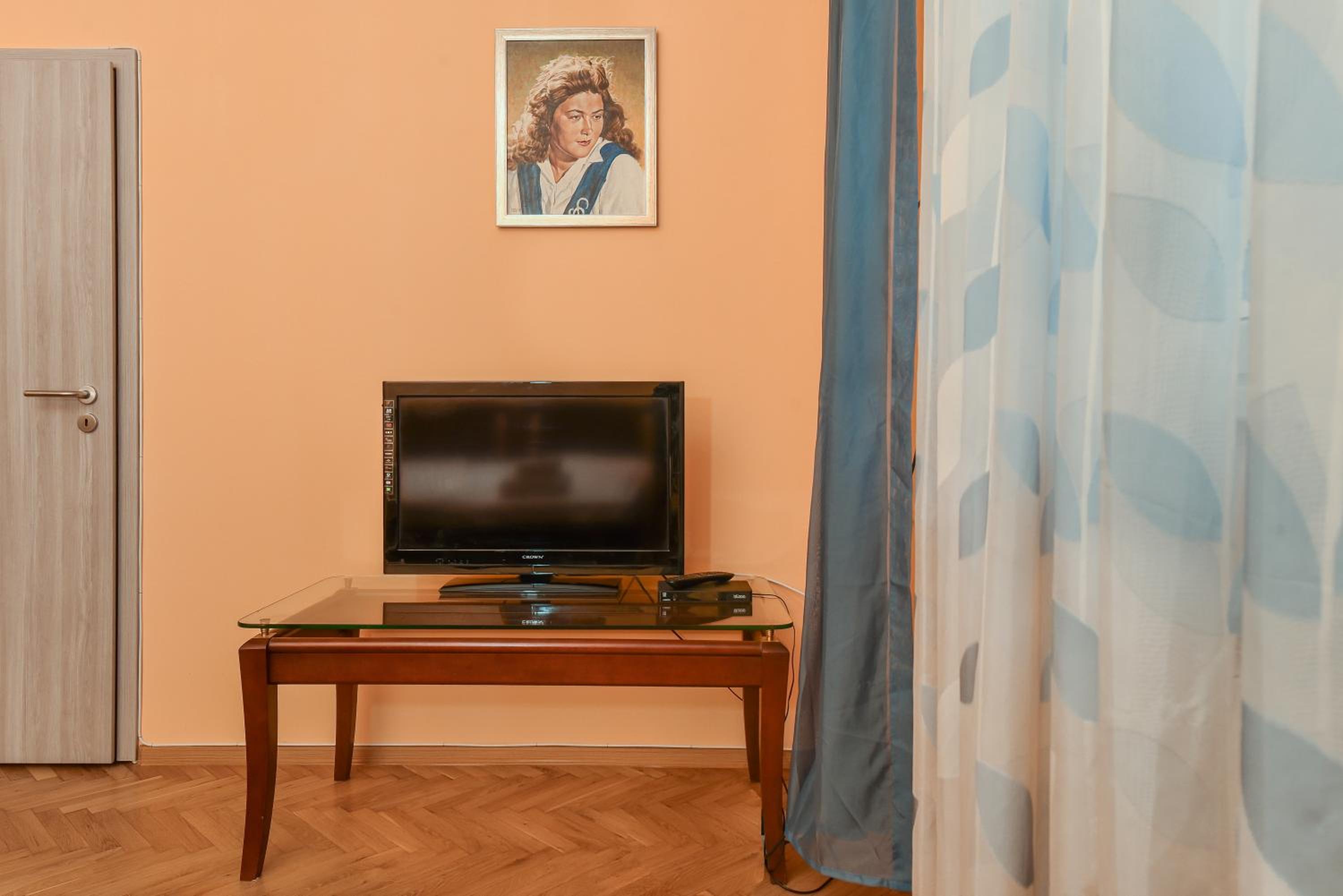 Sofia Retro - Top Center 1BDR Apartment by Flat Mаnager view 5