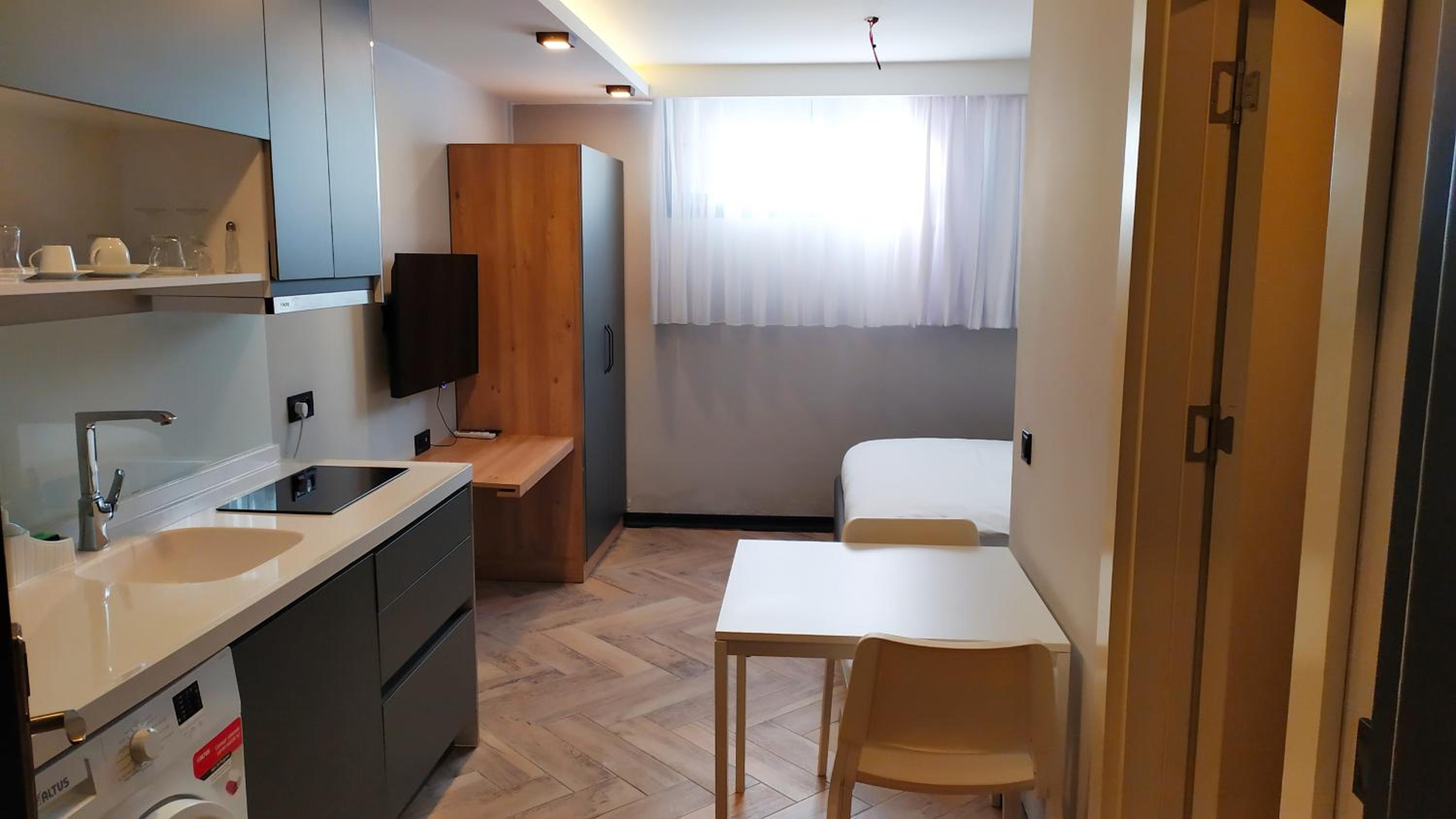 Meyde Boutique Suites - Image 20