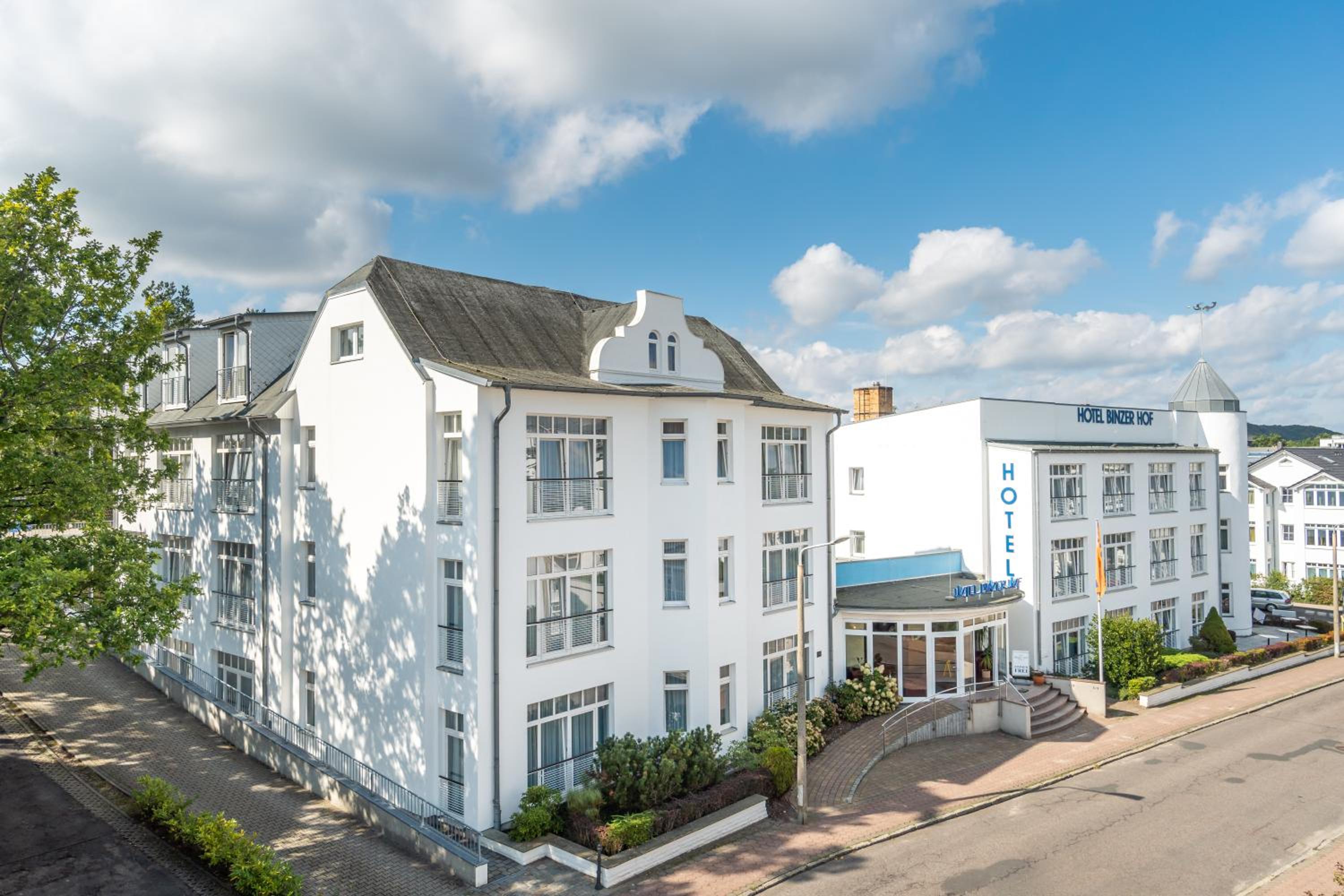 Hotel Binzer Hof - Image 1