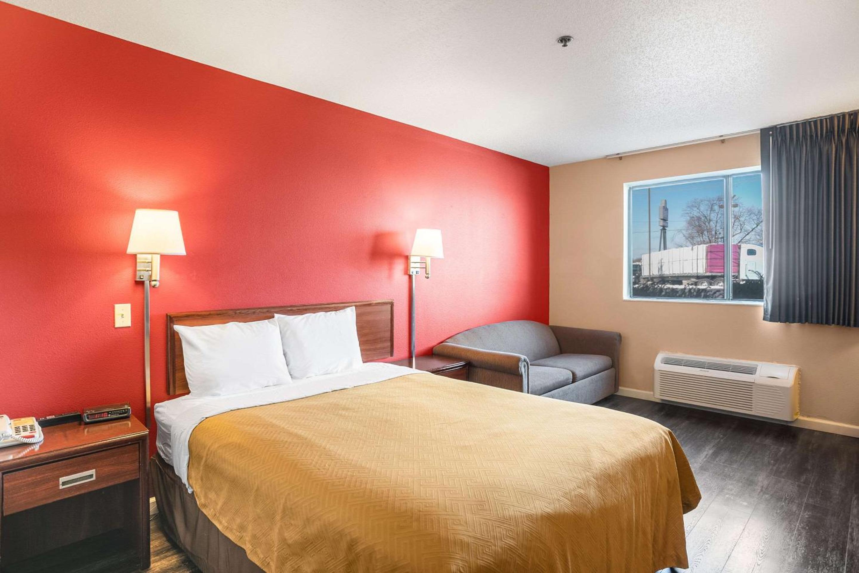 Princeton Vacations - Econo Lodge - Property Image 12