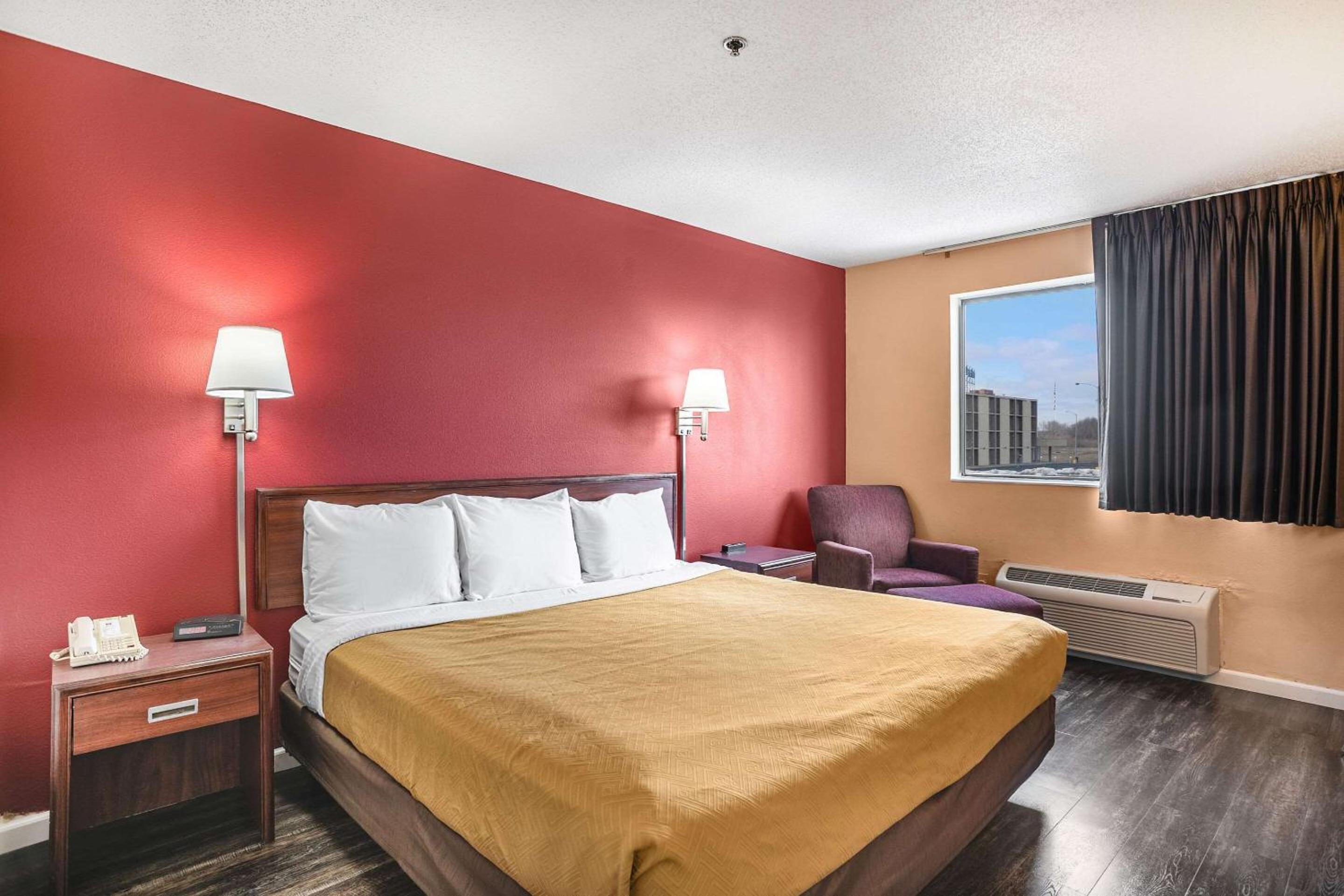 Princeton Vacations - Econo Lodge - Property Image 16