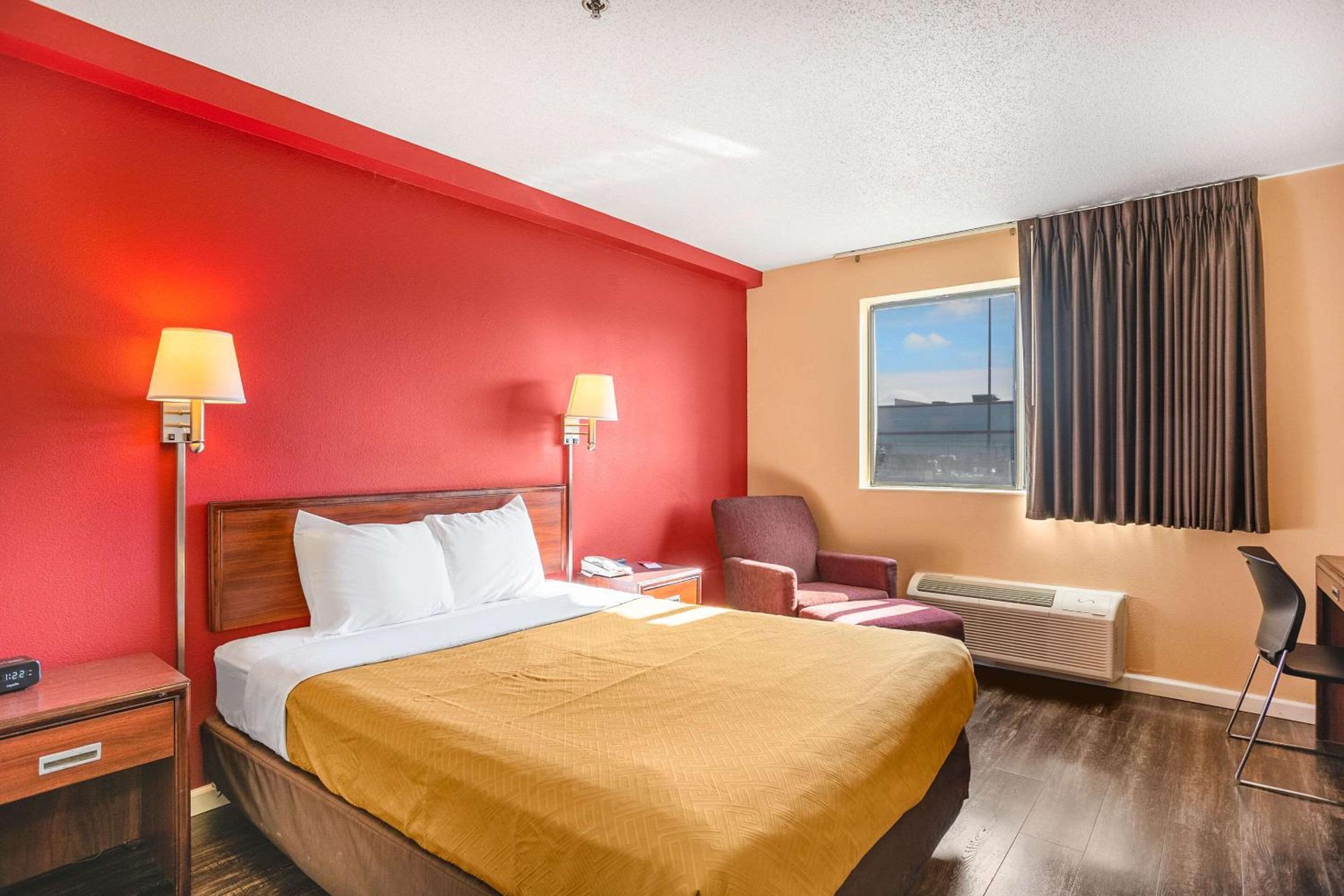 Princeton Vacations - Econo Lodge - Property Image 7