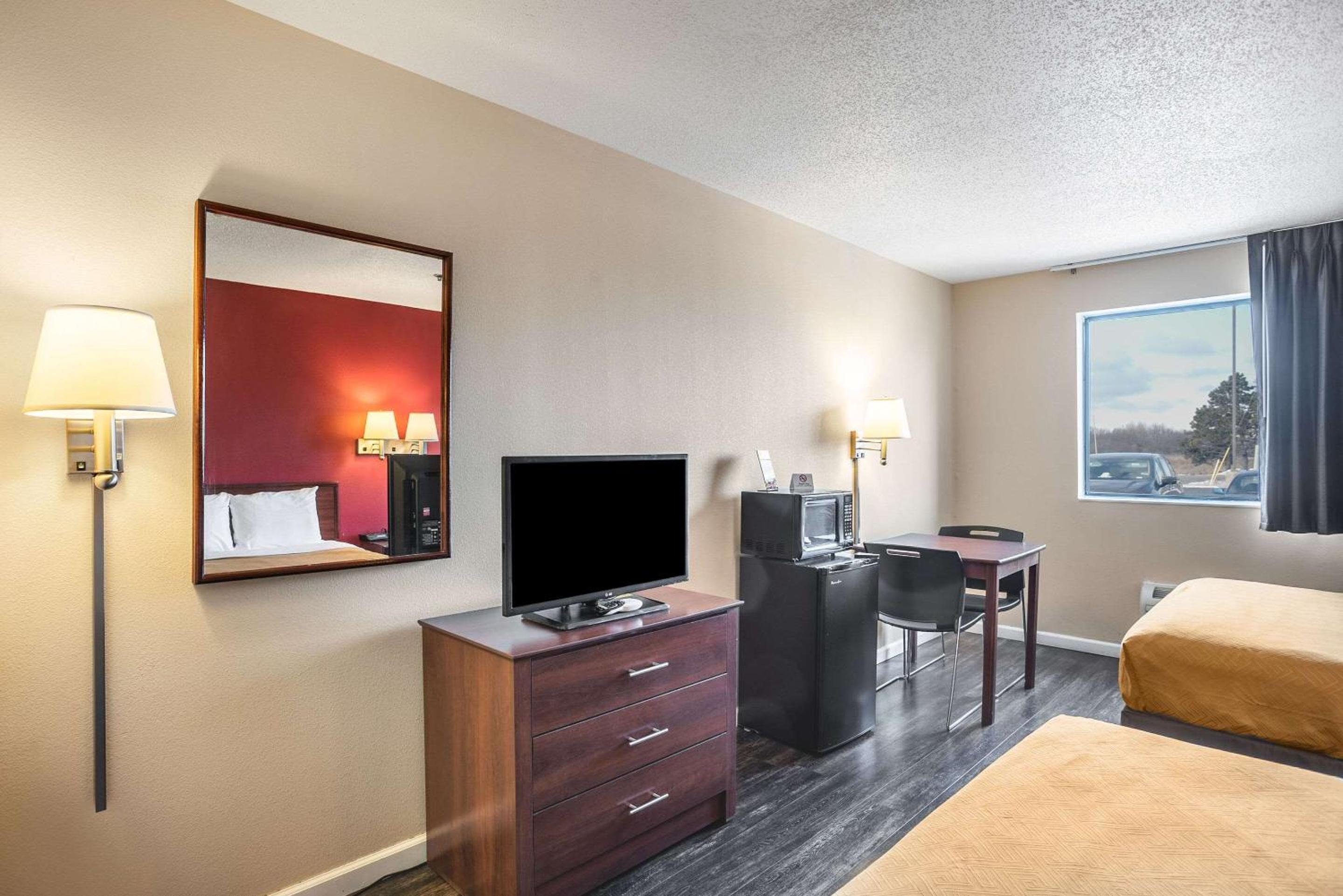 Princeton Vacations - Econo Lodge - Property Image 25