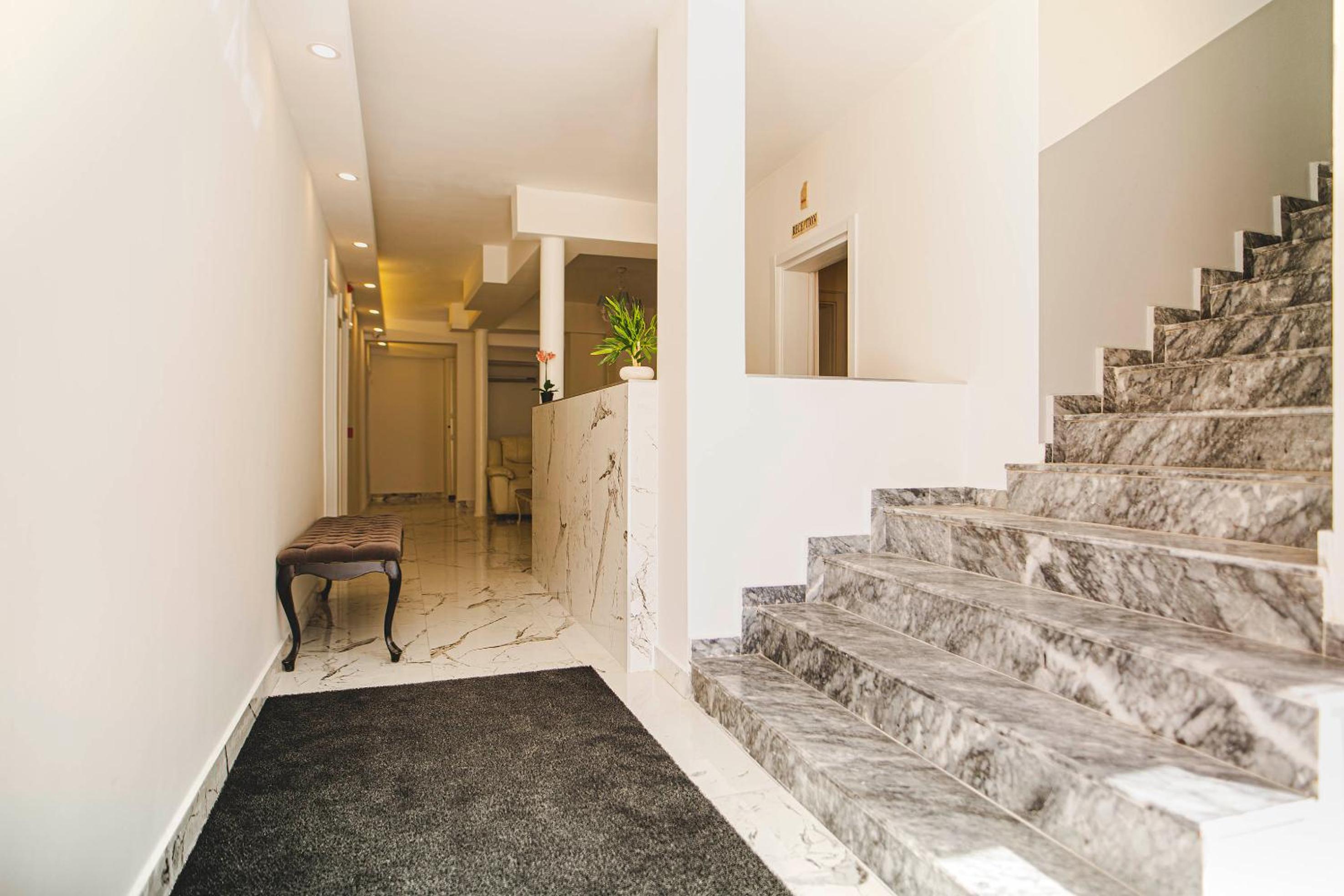 Hotel Belsun Hotel - Image 1