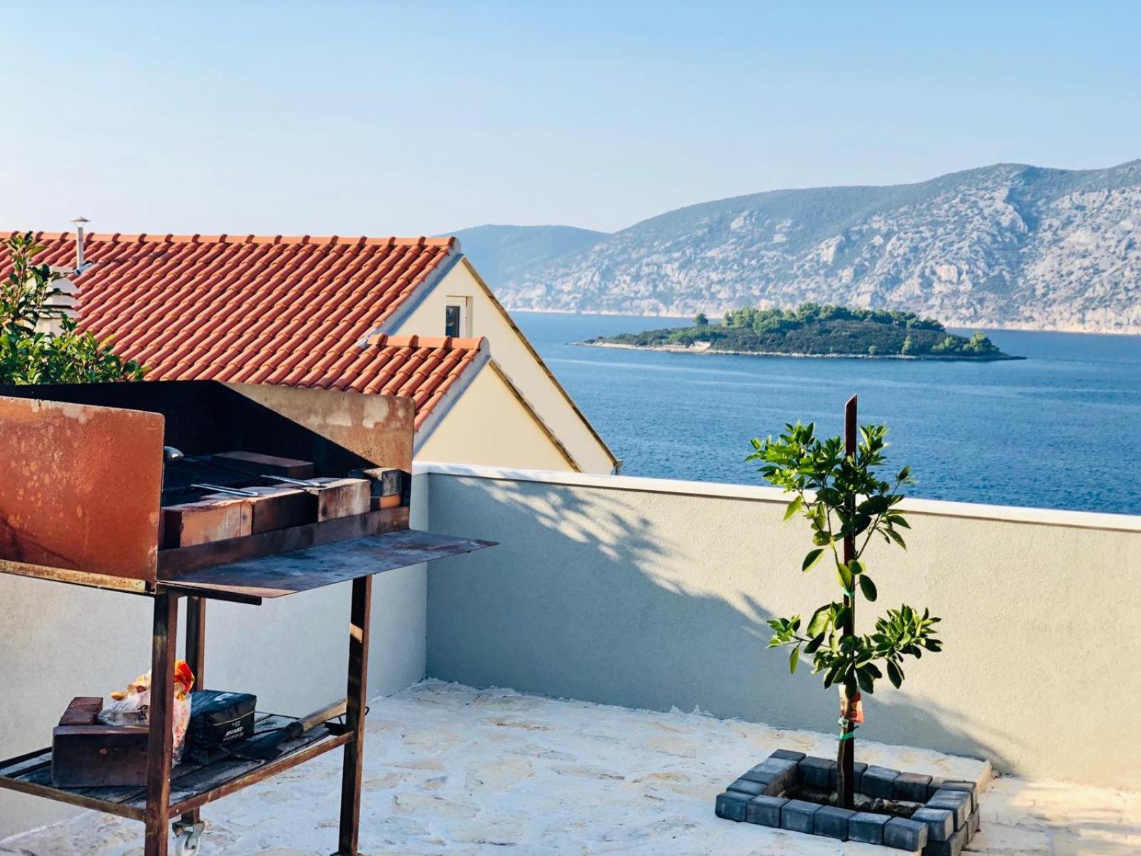 Apartments Mare view 5