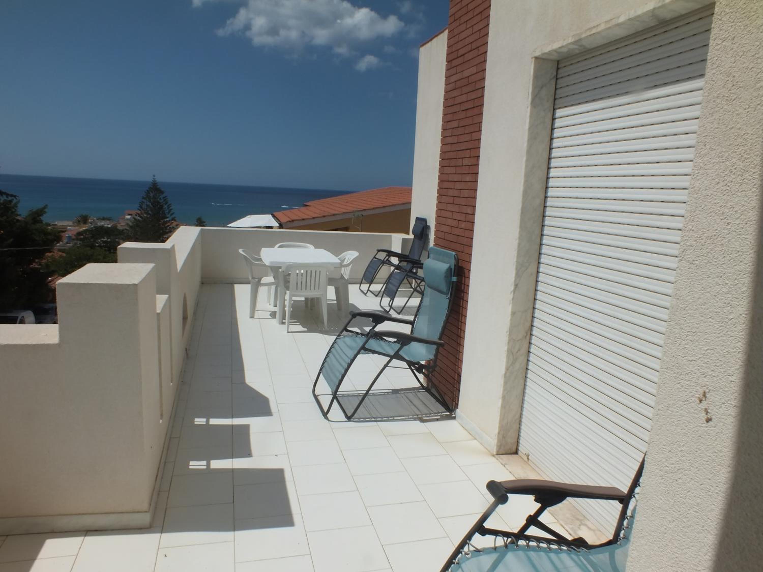 Villa Isolde en Triscina — balance & terrace
