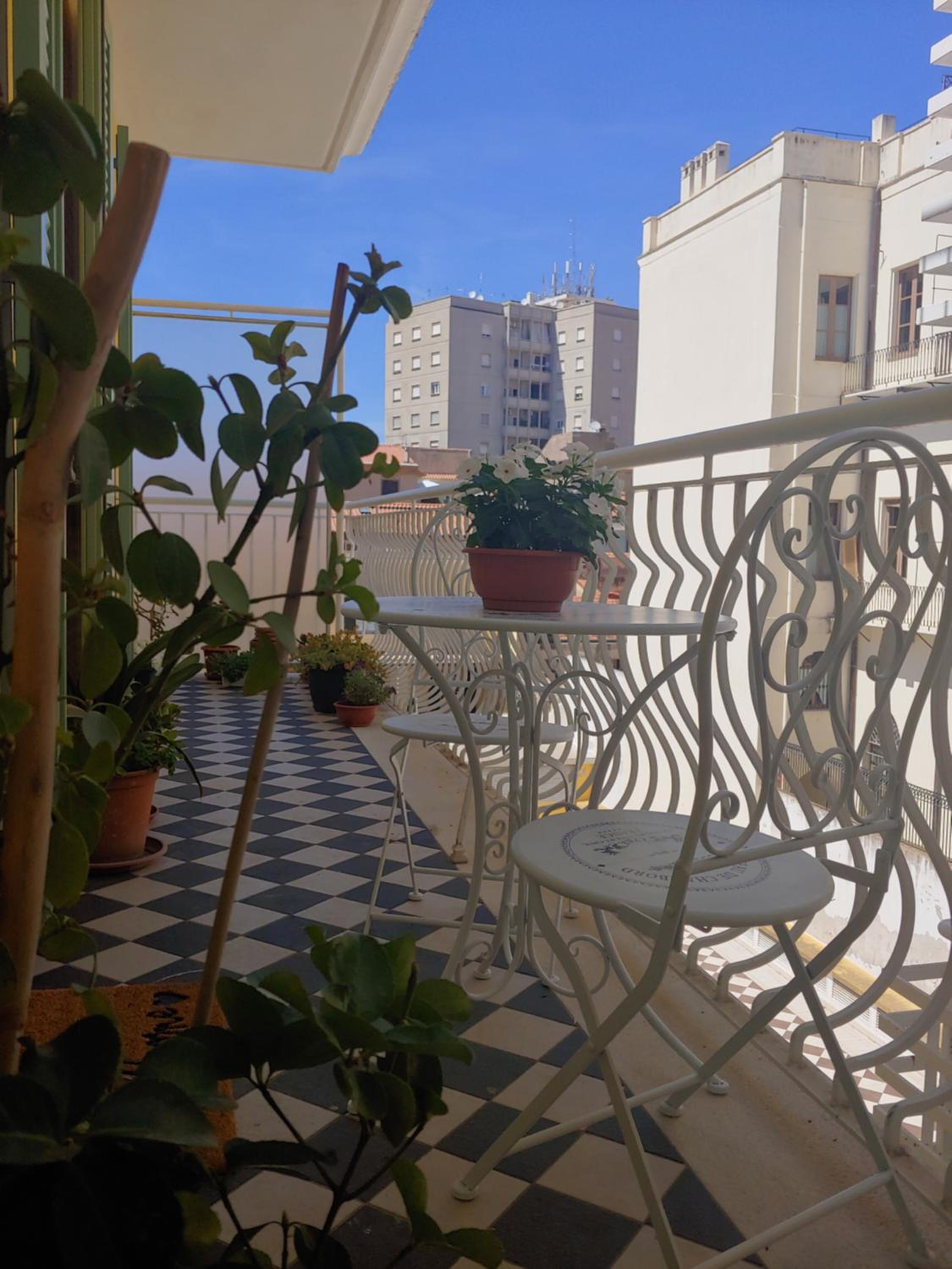TINY ROOM en Sassari — balance & terrace