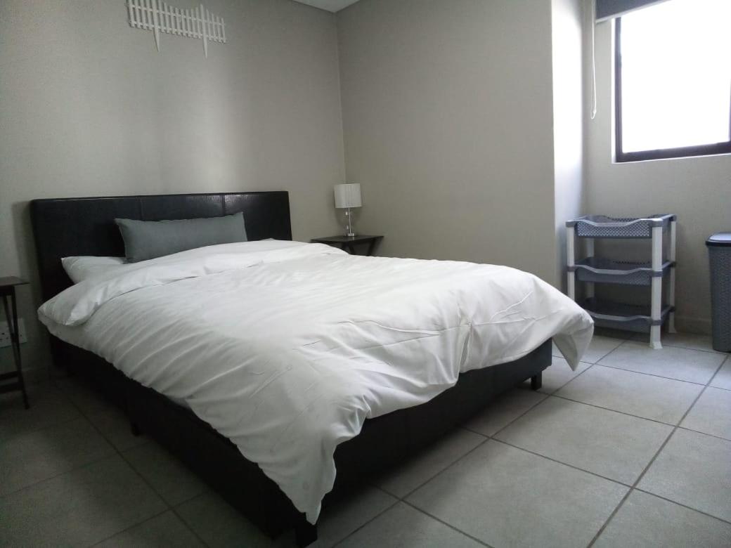One Perfect Stay Median Rosebank