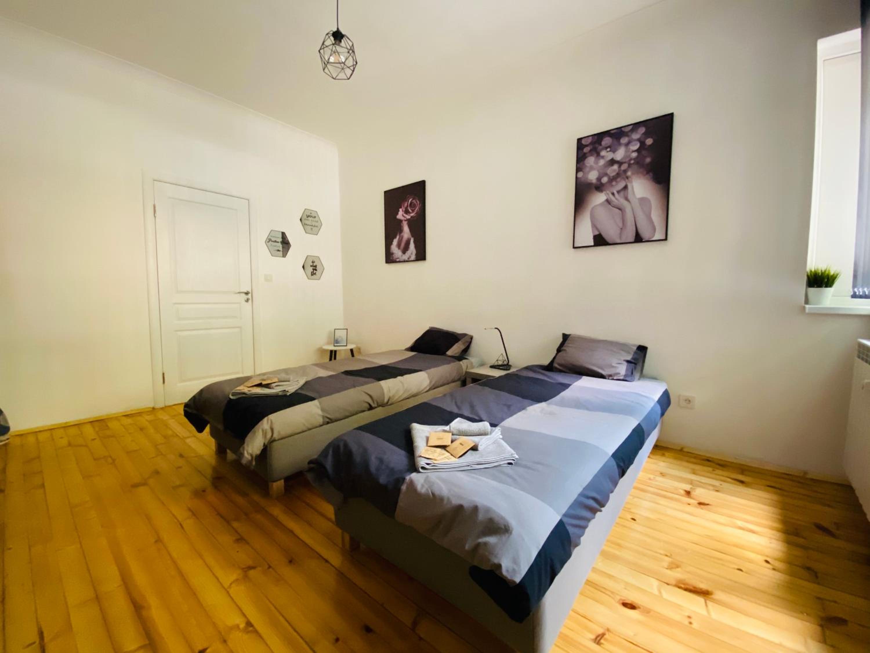 Spacious modern vintage flat in the heart of Sofia view 4