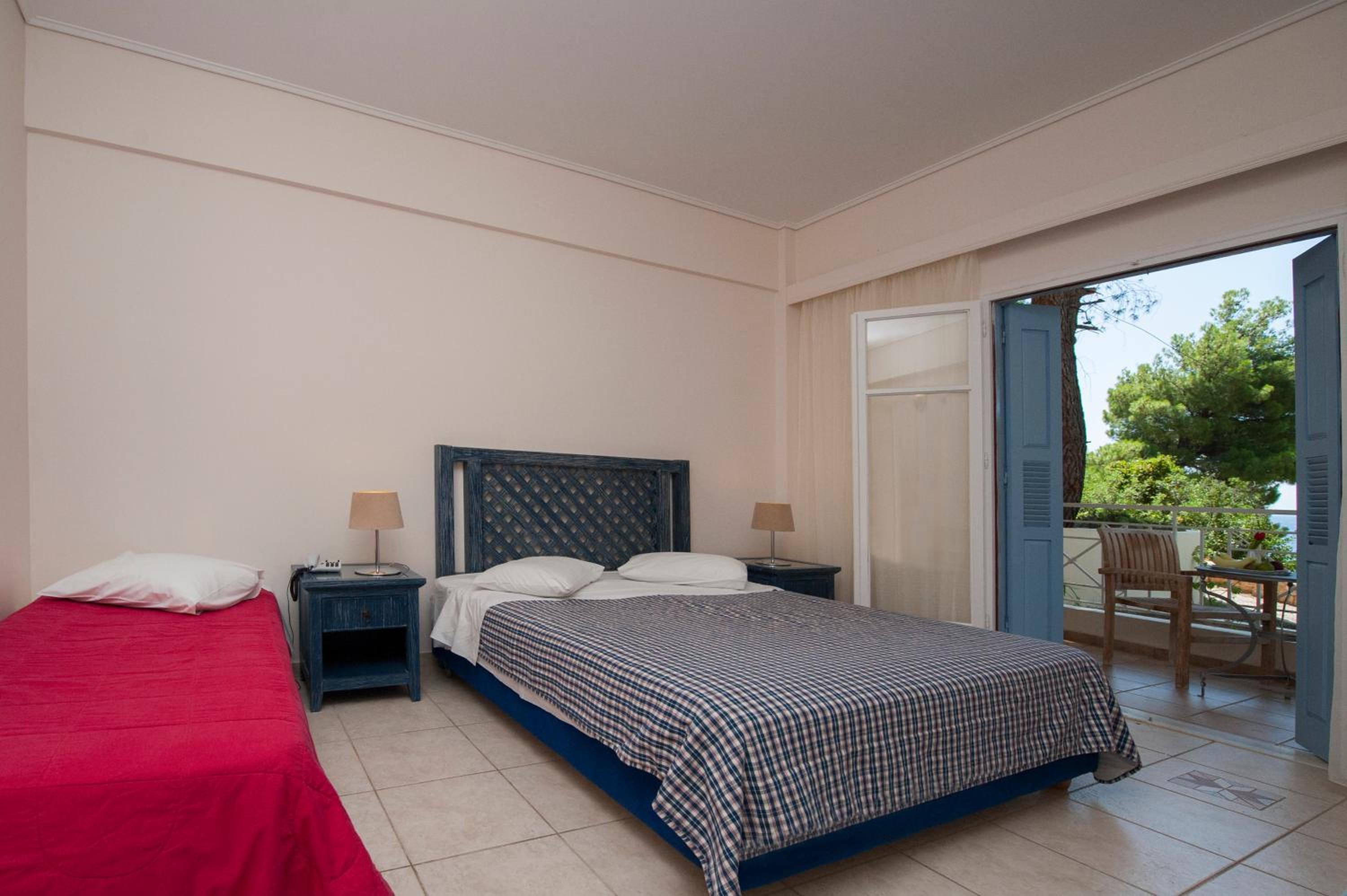 Alonissos Beach Bungalows And Suites Hotel