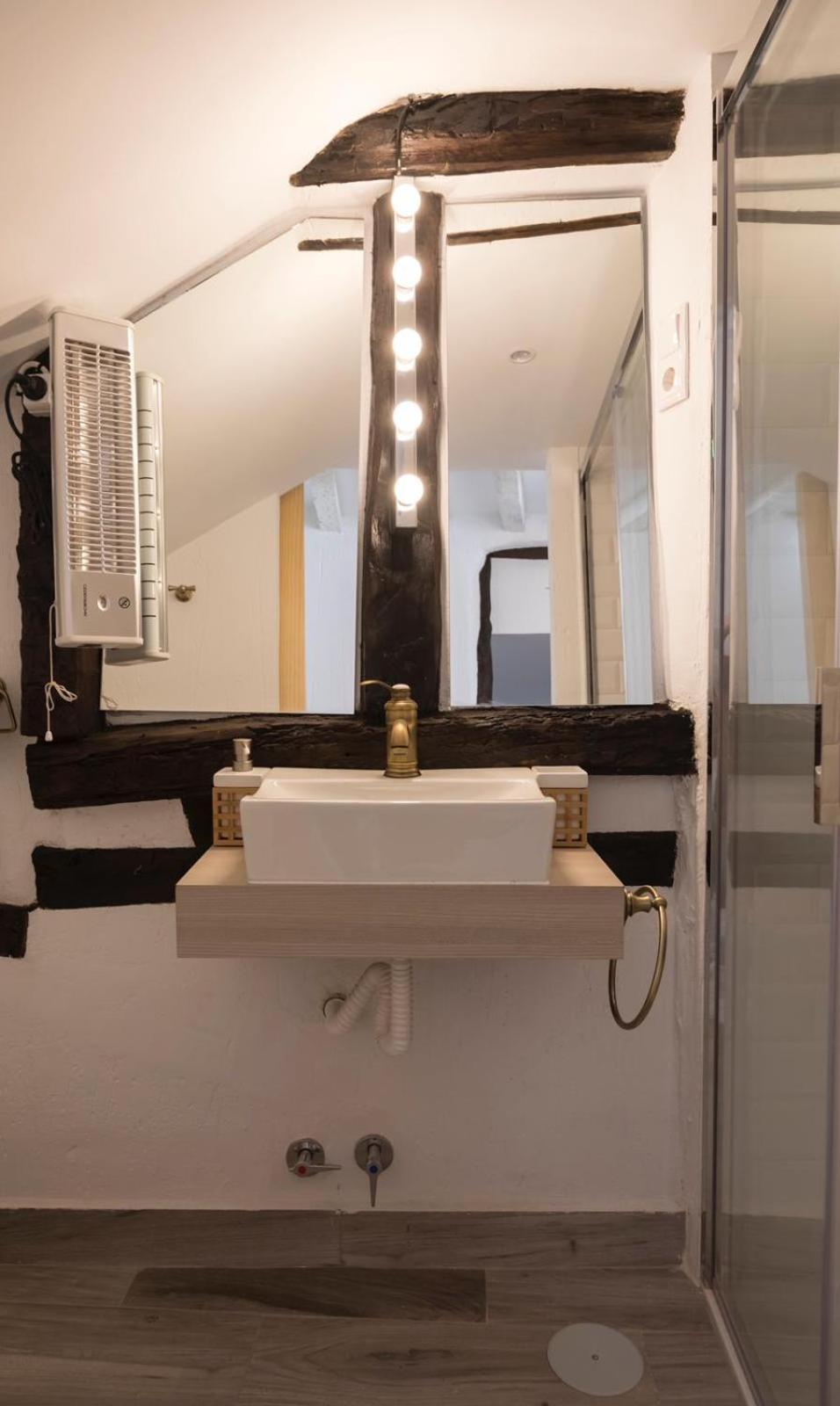 Alojamiento Turístico Alfonso y Catalina