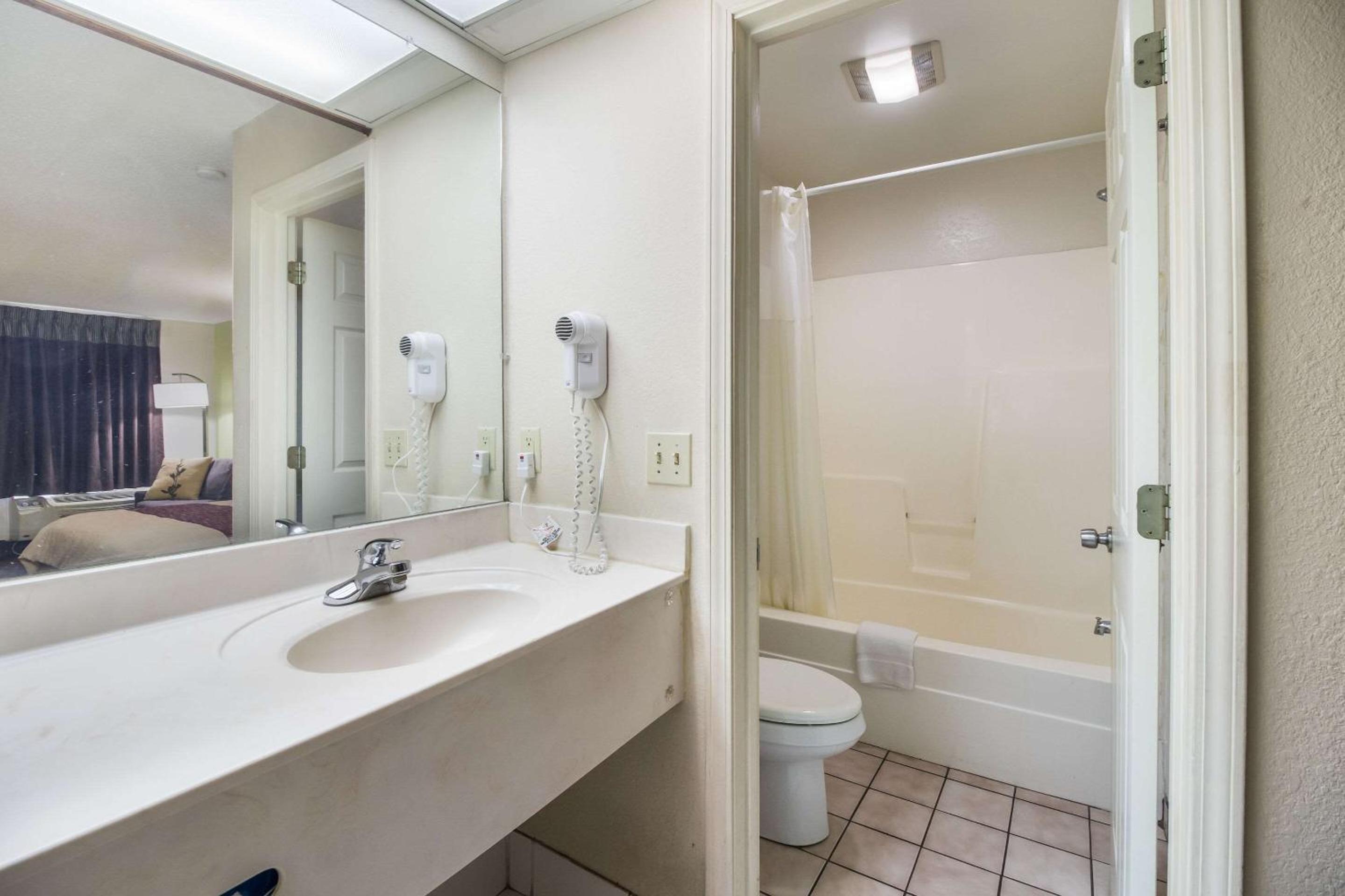 Rodeway Inn Bolivar