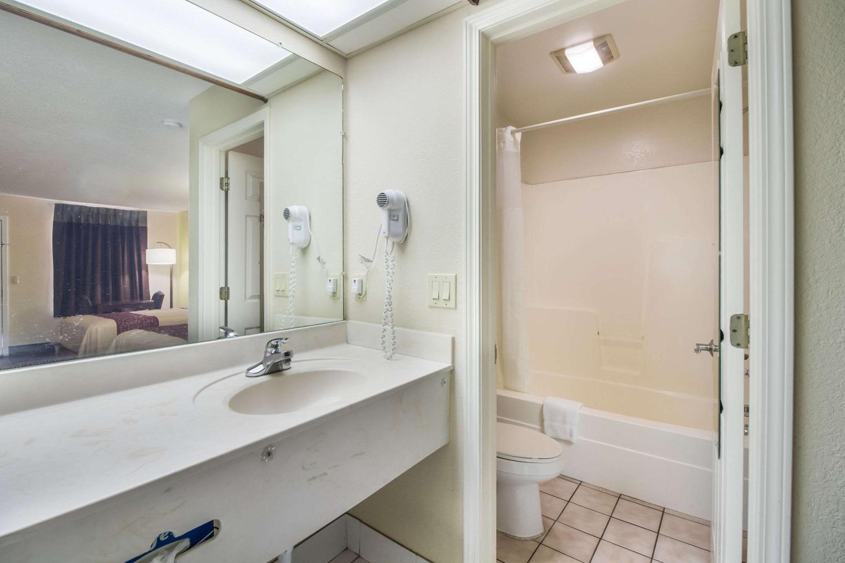 Rodeway Inn Bolivar
