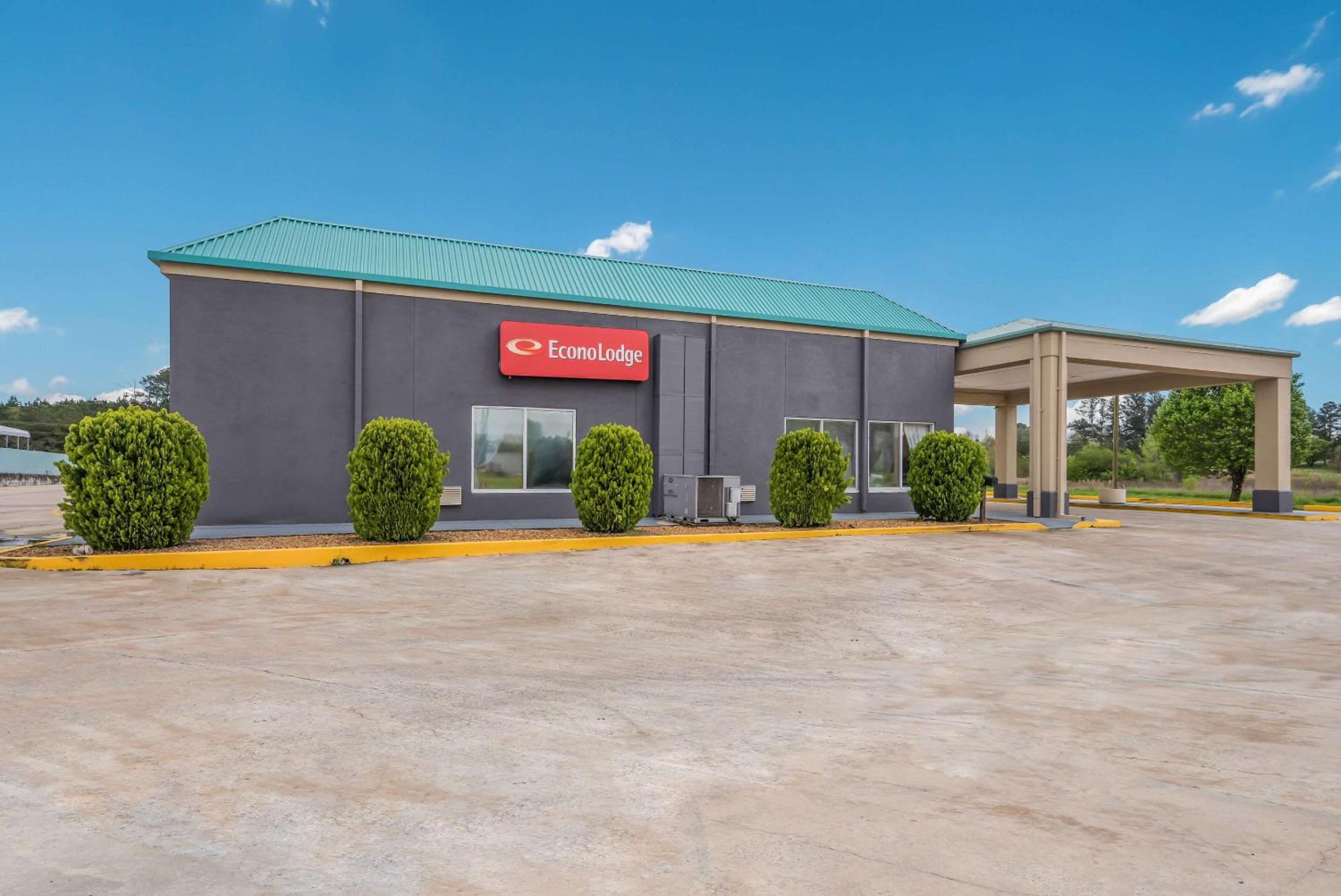 Cullman Vacations - Econo Lodge - Property Image 2
