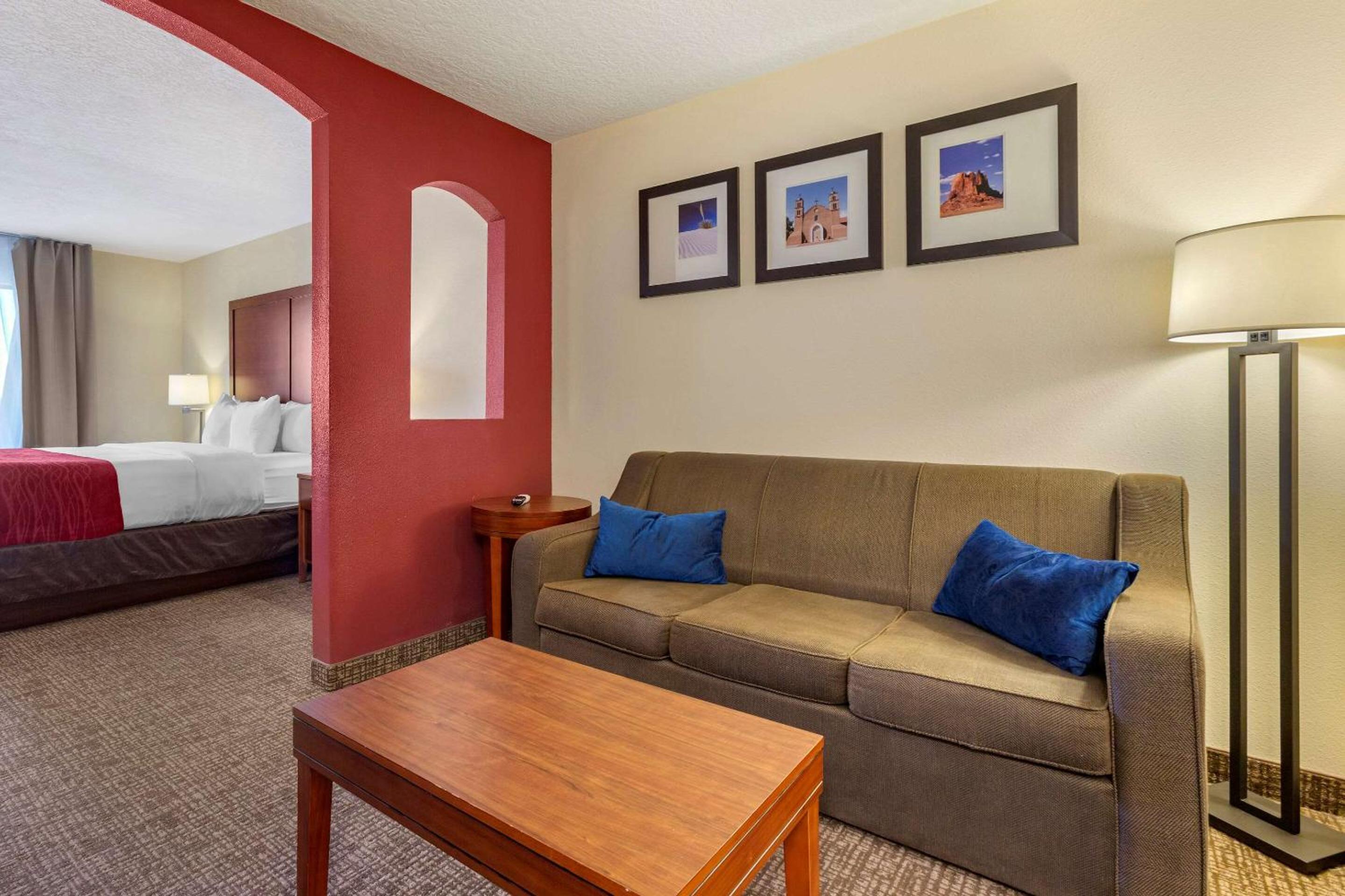 Socorro Vacations - Comfort Inn  Suites - Property Image 11