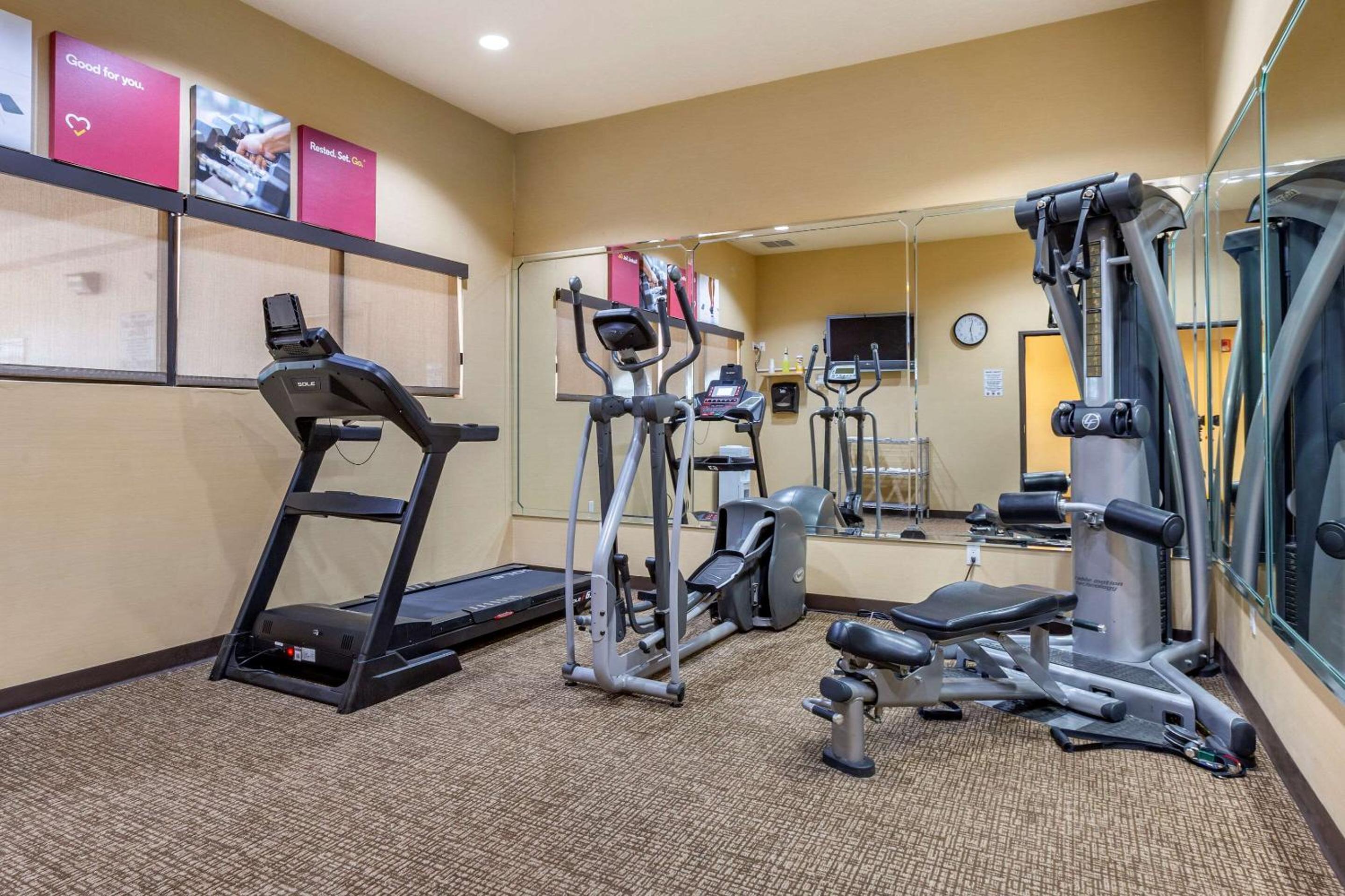 Socorro Vacations - Comfort Inn  Suites - Property Image 7