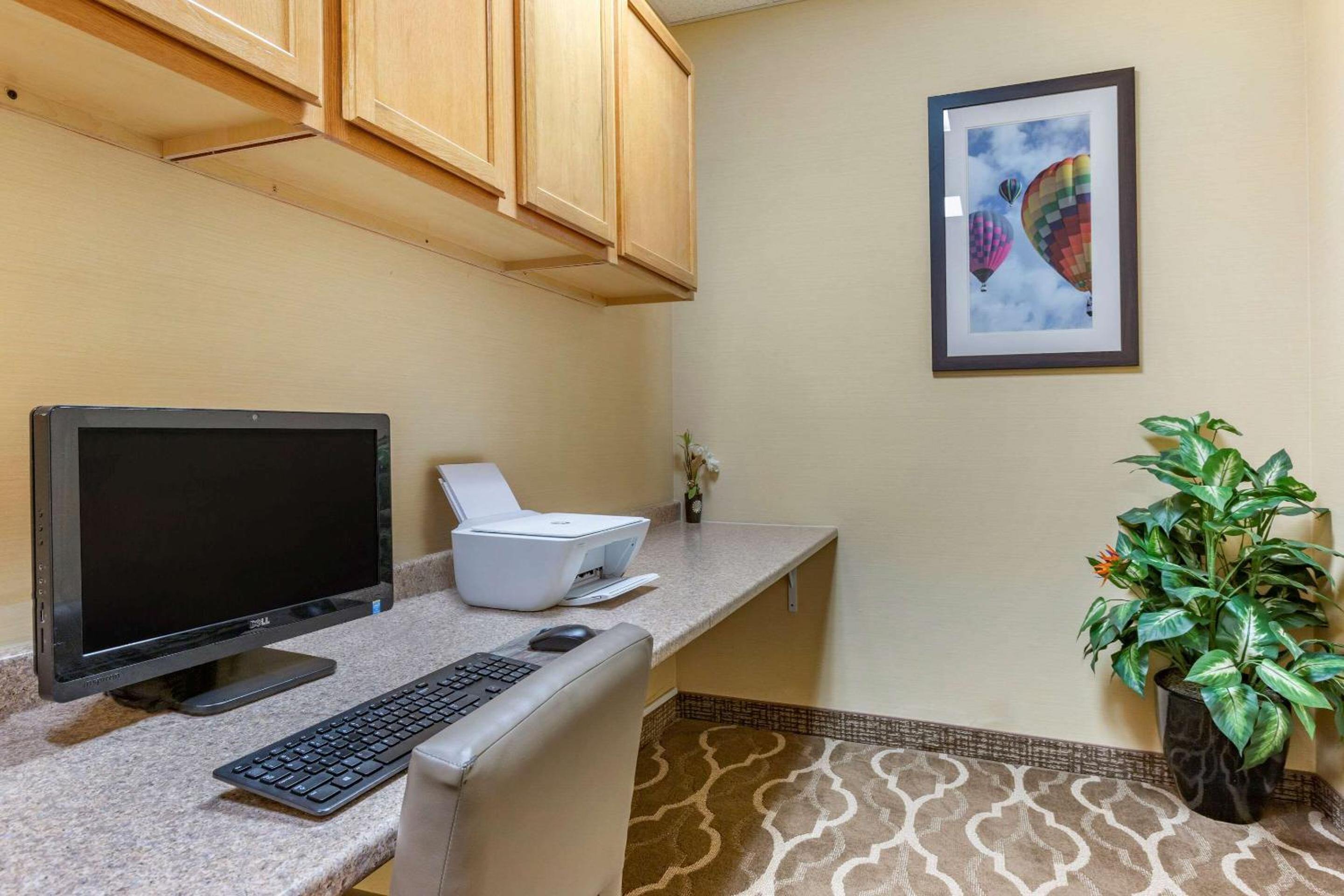 Socorro Vacations - Comfort Inn  Suites - Property Image 6