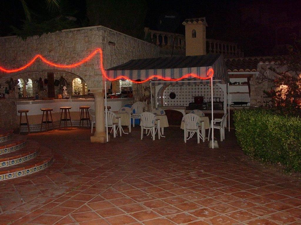 Photo 10