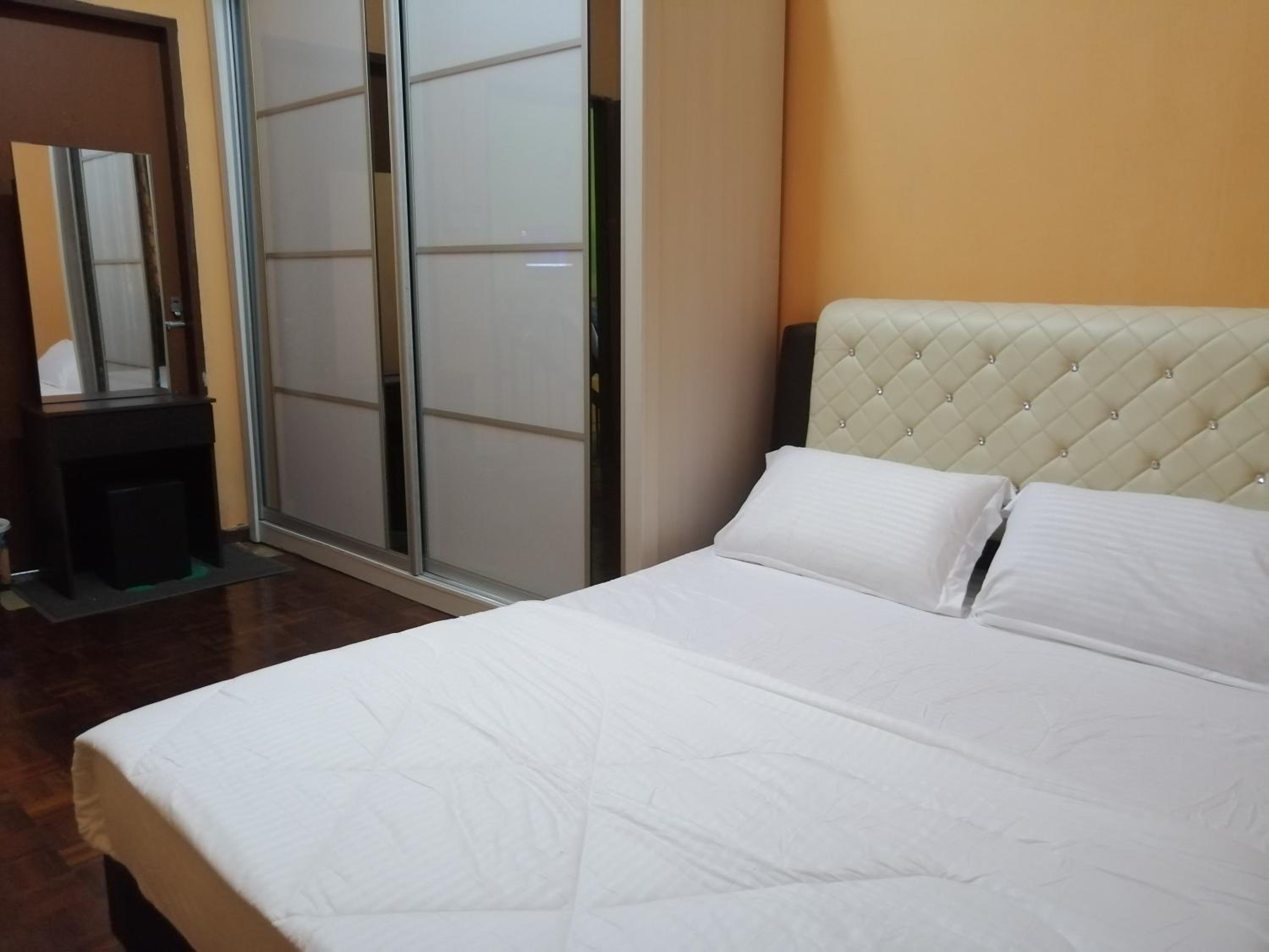 KLUANG BARAT HOMESTAY view 5