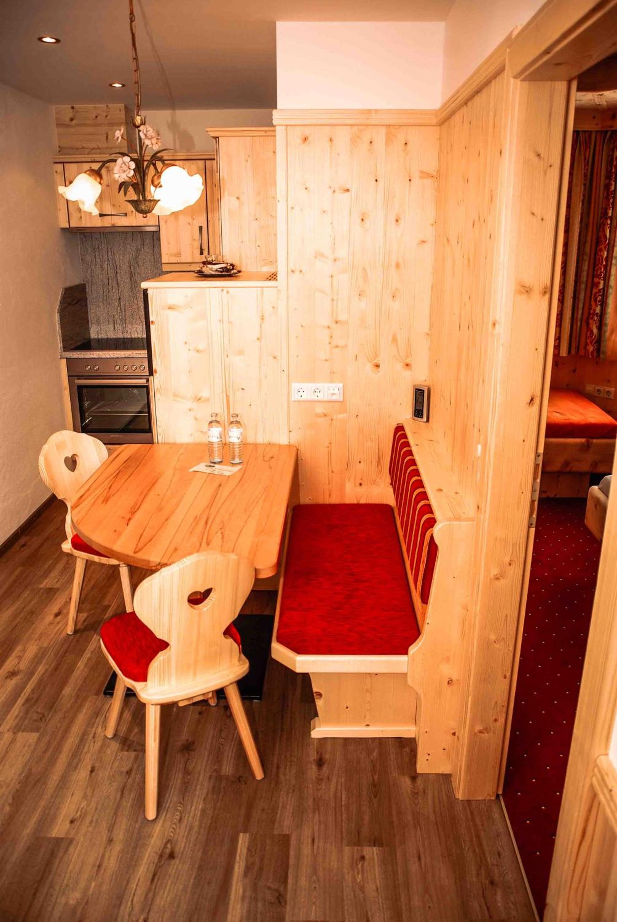 Komfort Appartement Windberger, 5m to ski slope, 200m to cable car, Schladming Dachsteincard inklusive