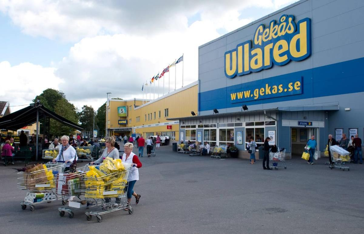 Charmig hallandslänga nära Ullared view 2