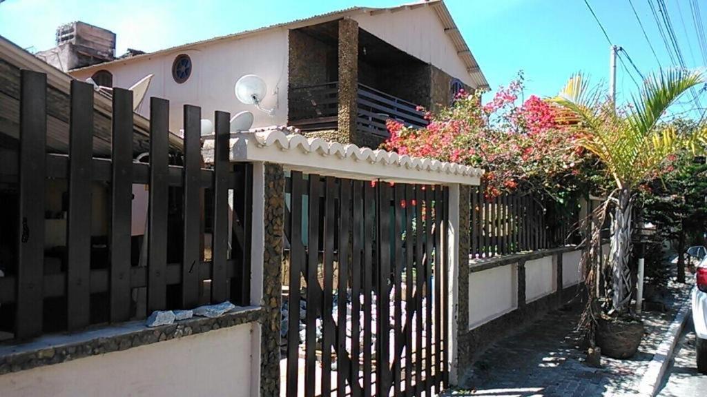 Casa térrea a 2 min da praia dos anjos