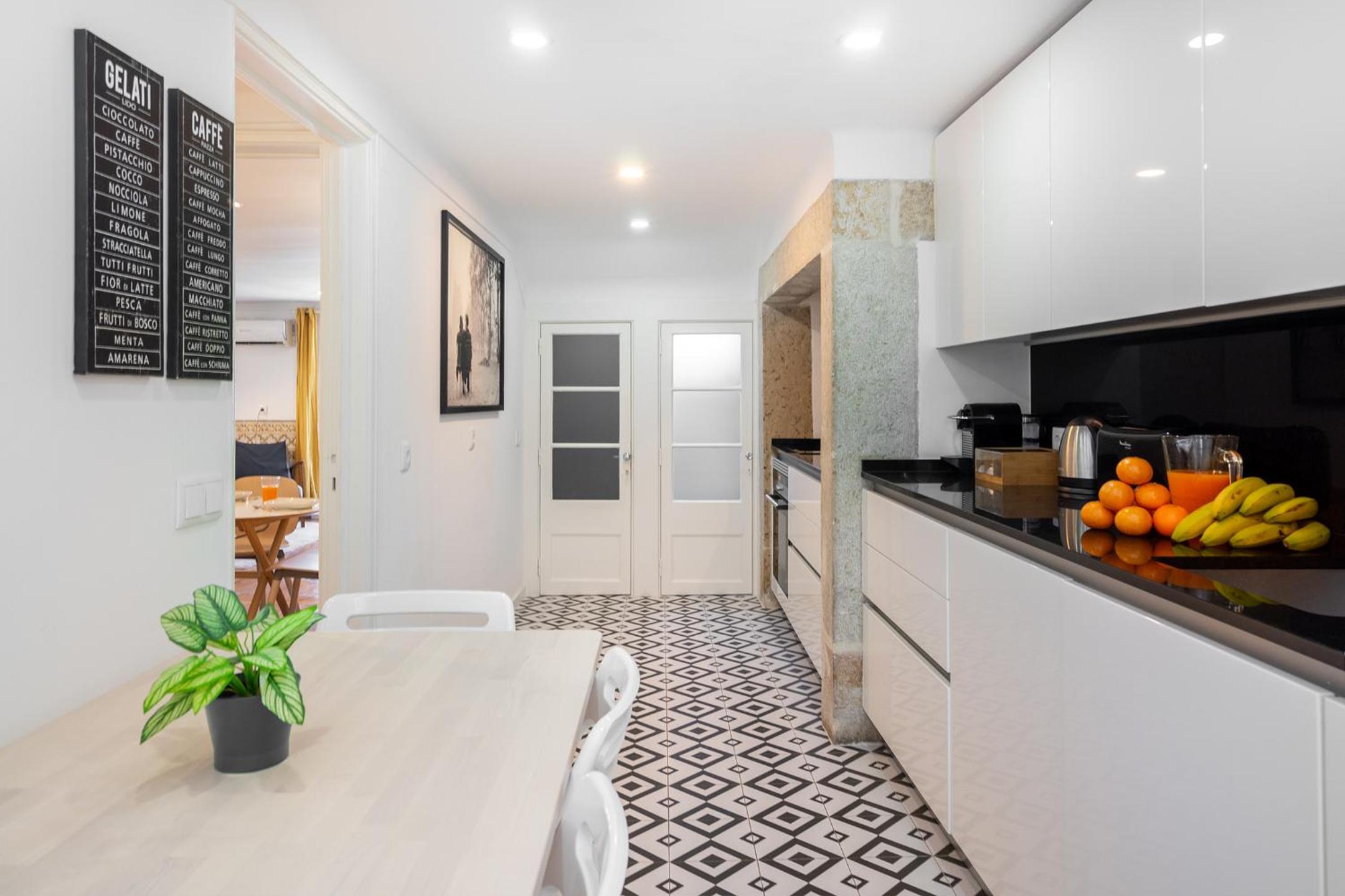 WHome Charming and historical apartment in Santa Justa view 4