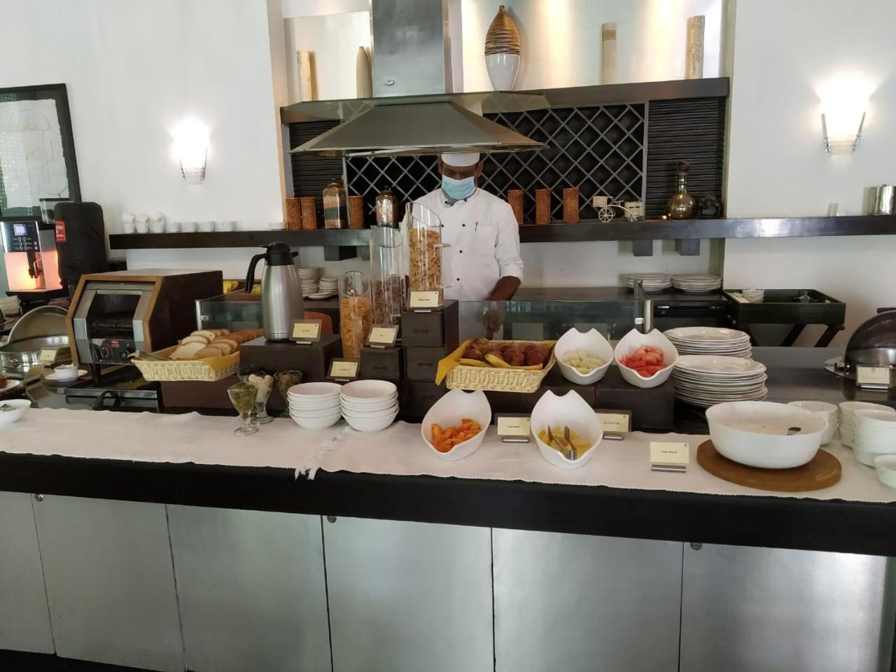 The Palms Town & Country Club - Resort