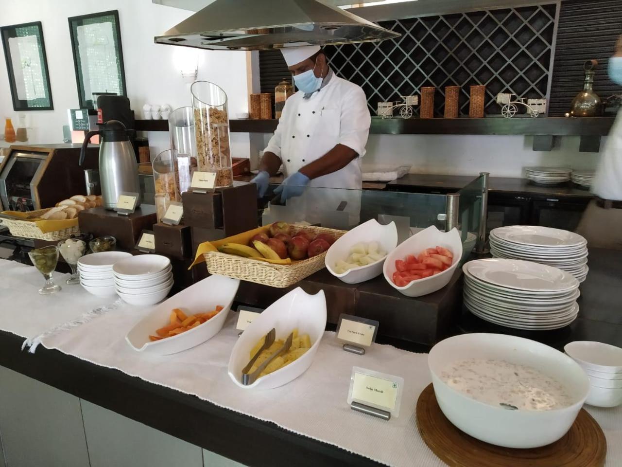 The Palms Town & Country Club - Resort