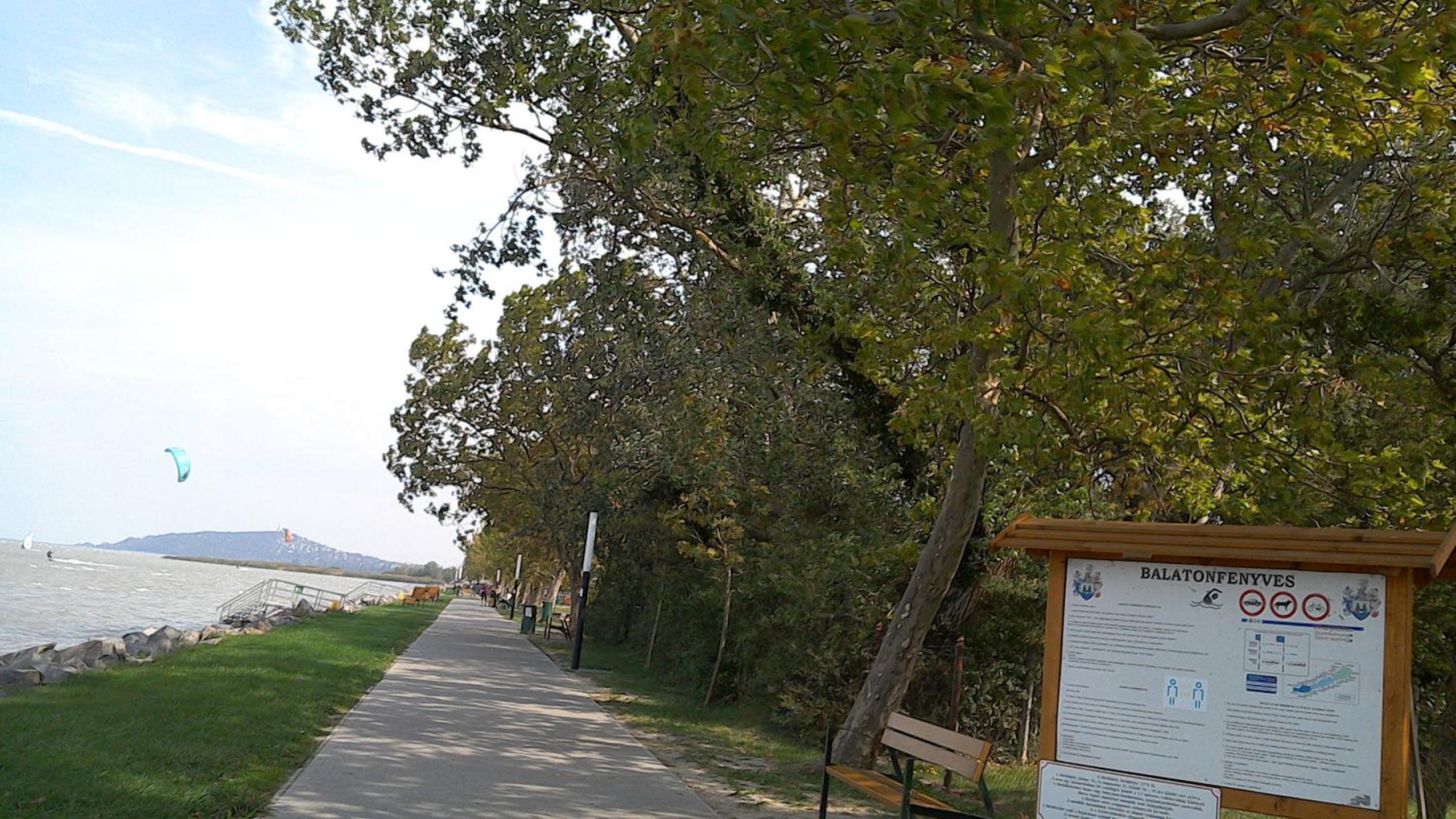 Balatonpart-lak view 2