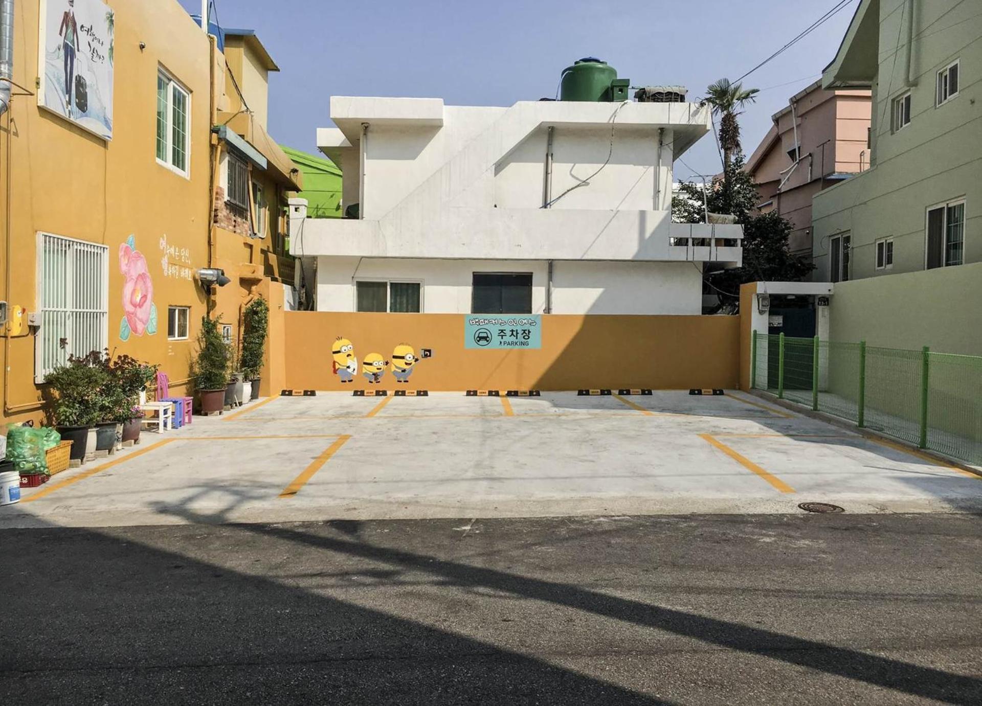 Backpackers In Yeosu