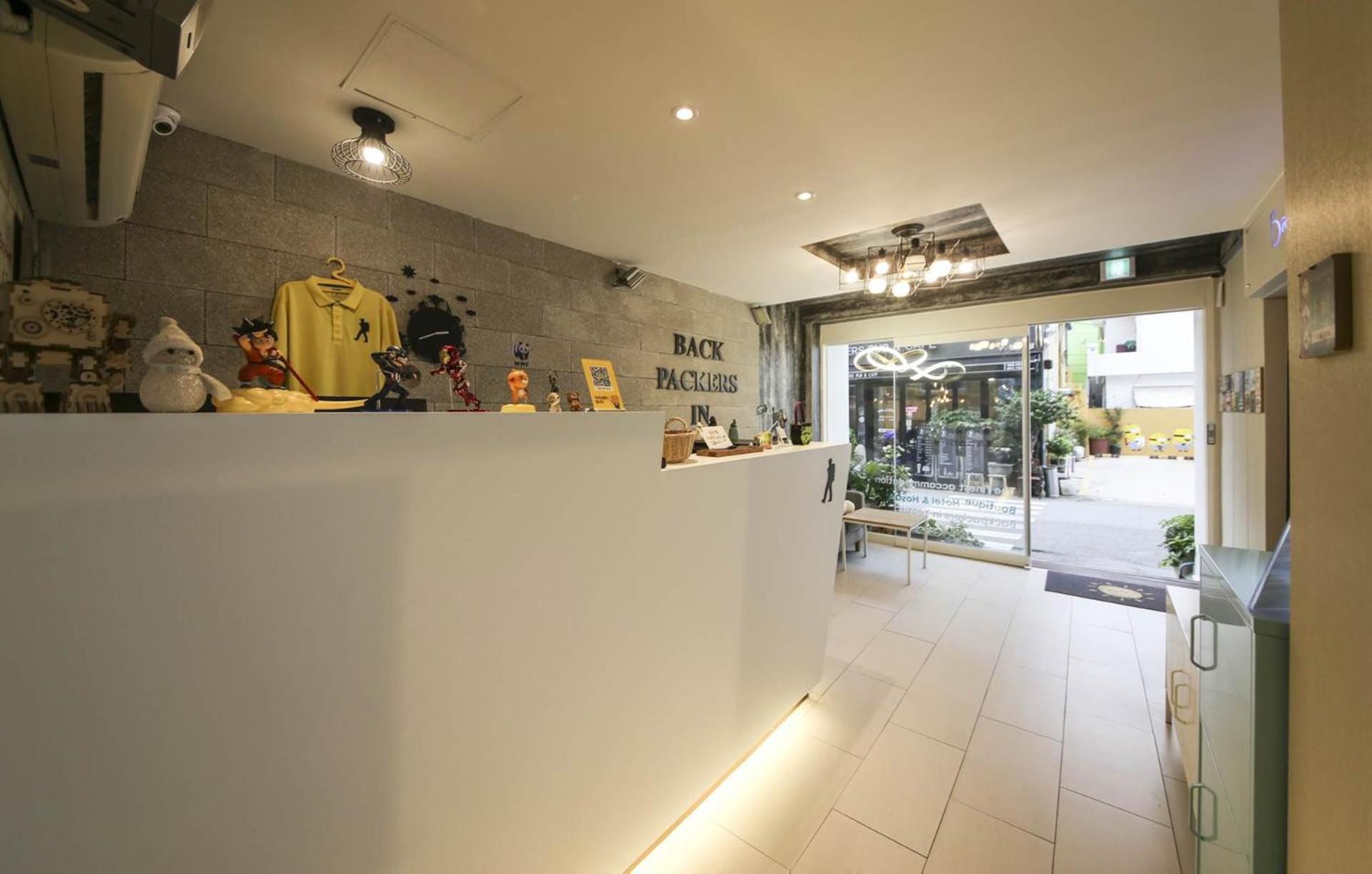 Backpackers In Yeosu