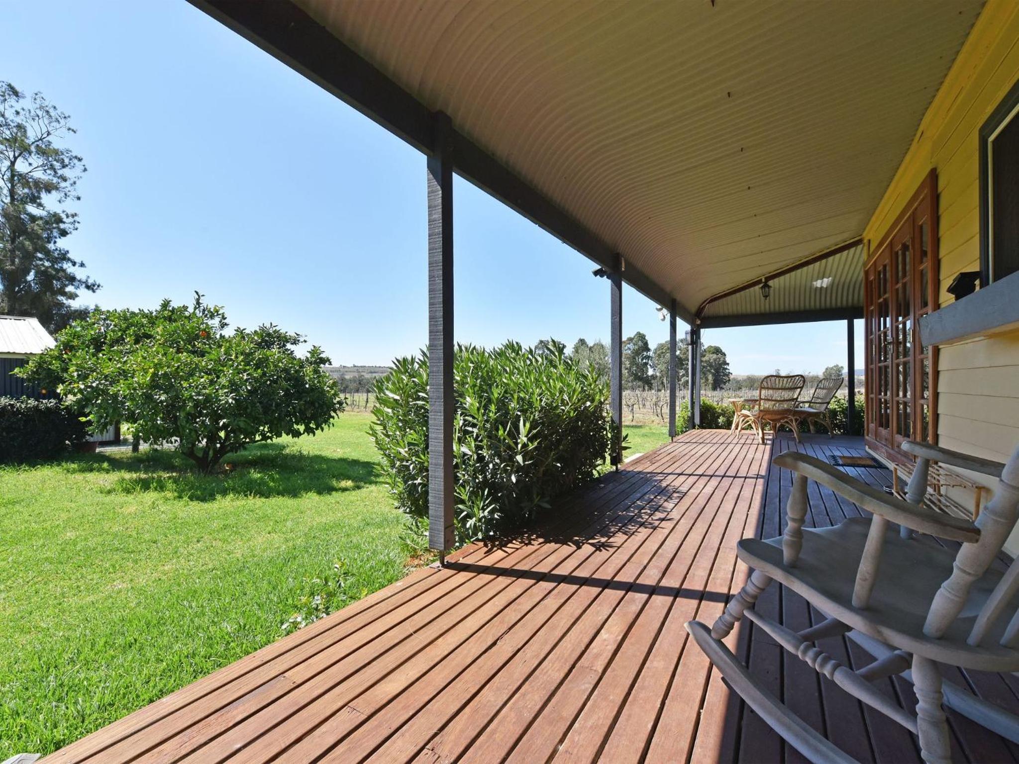 Soldiers Cottage picturebook vineyard home