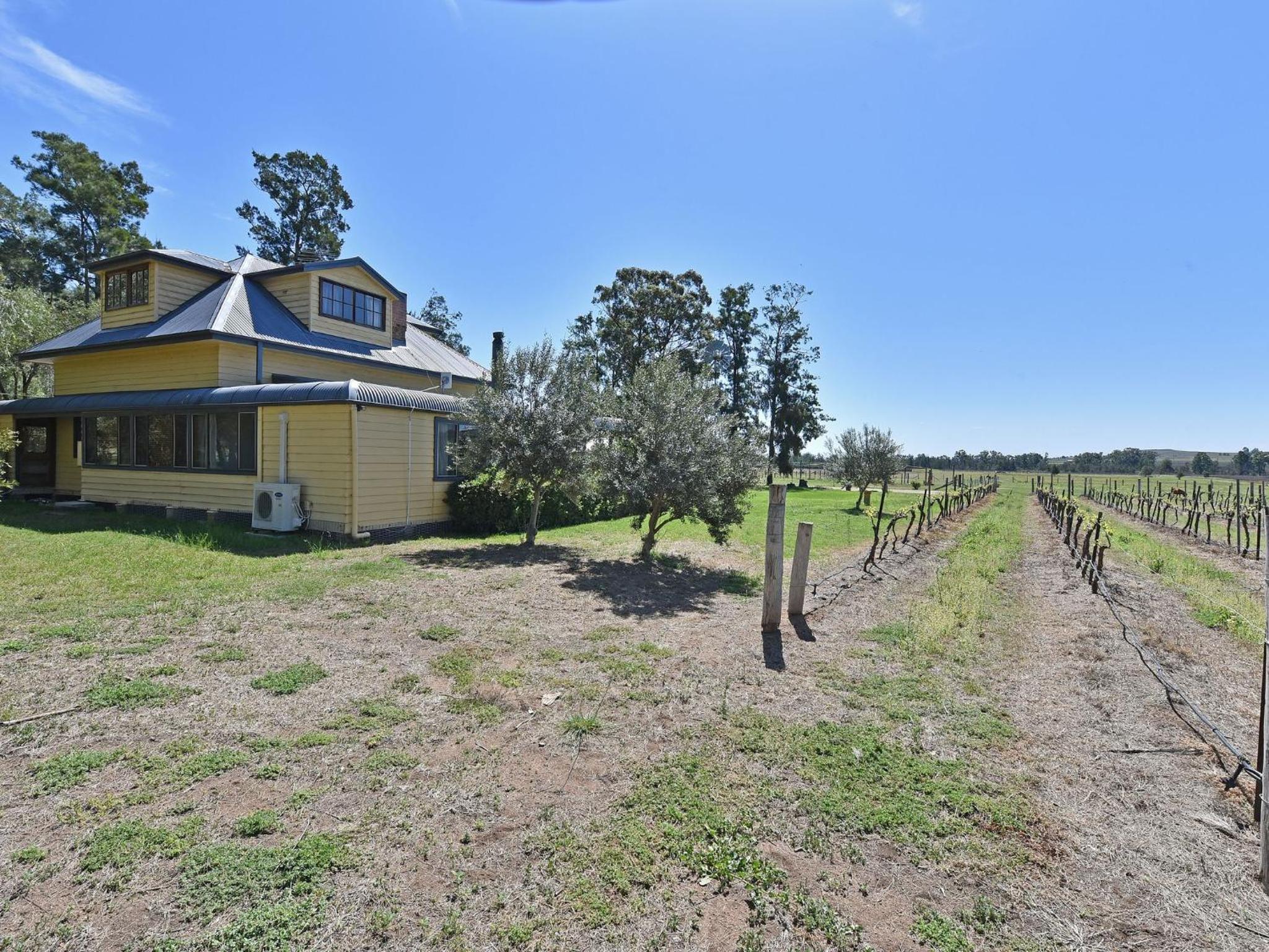 Soldiers Cottage picturebook vineyard home