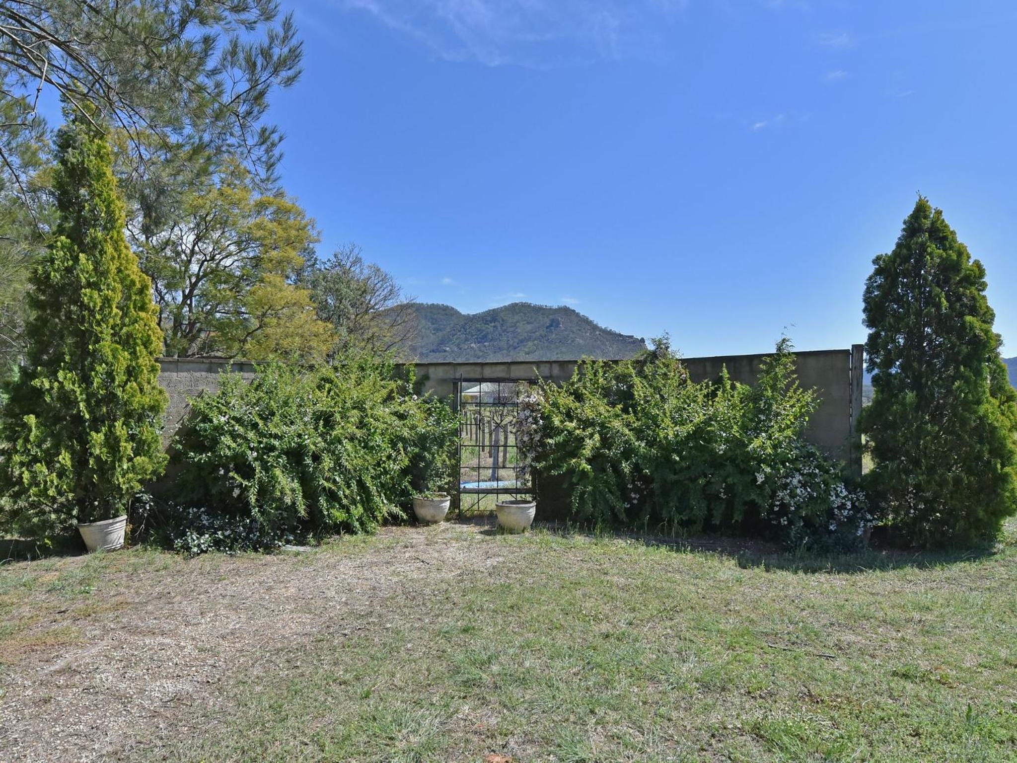 Soldiers Cottage picturebook vineyard home