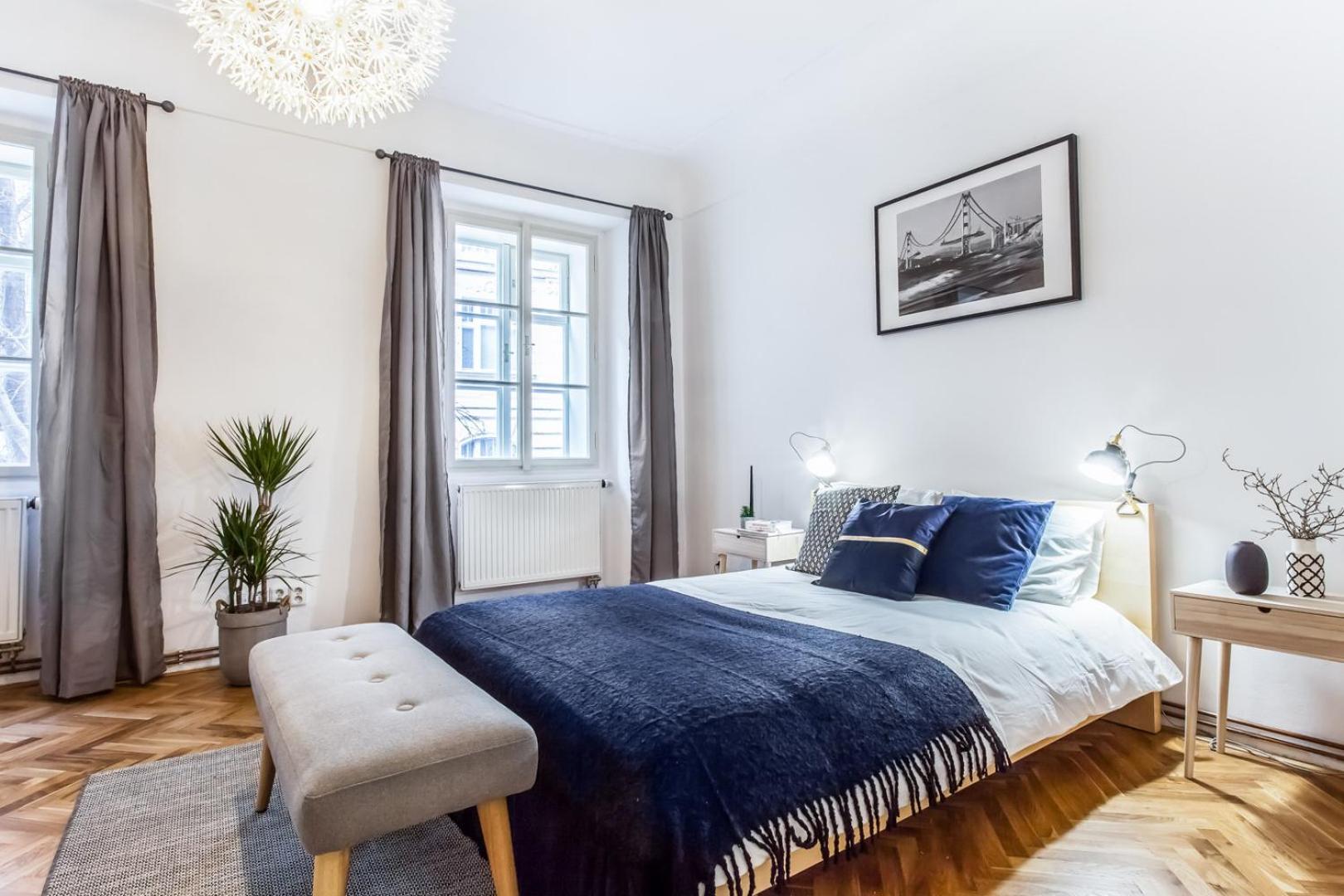 Old Town 2 BDR apartment, free coffee
