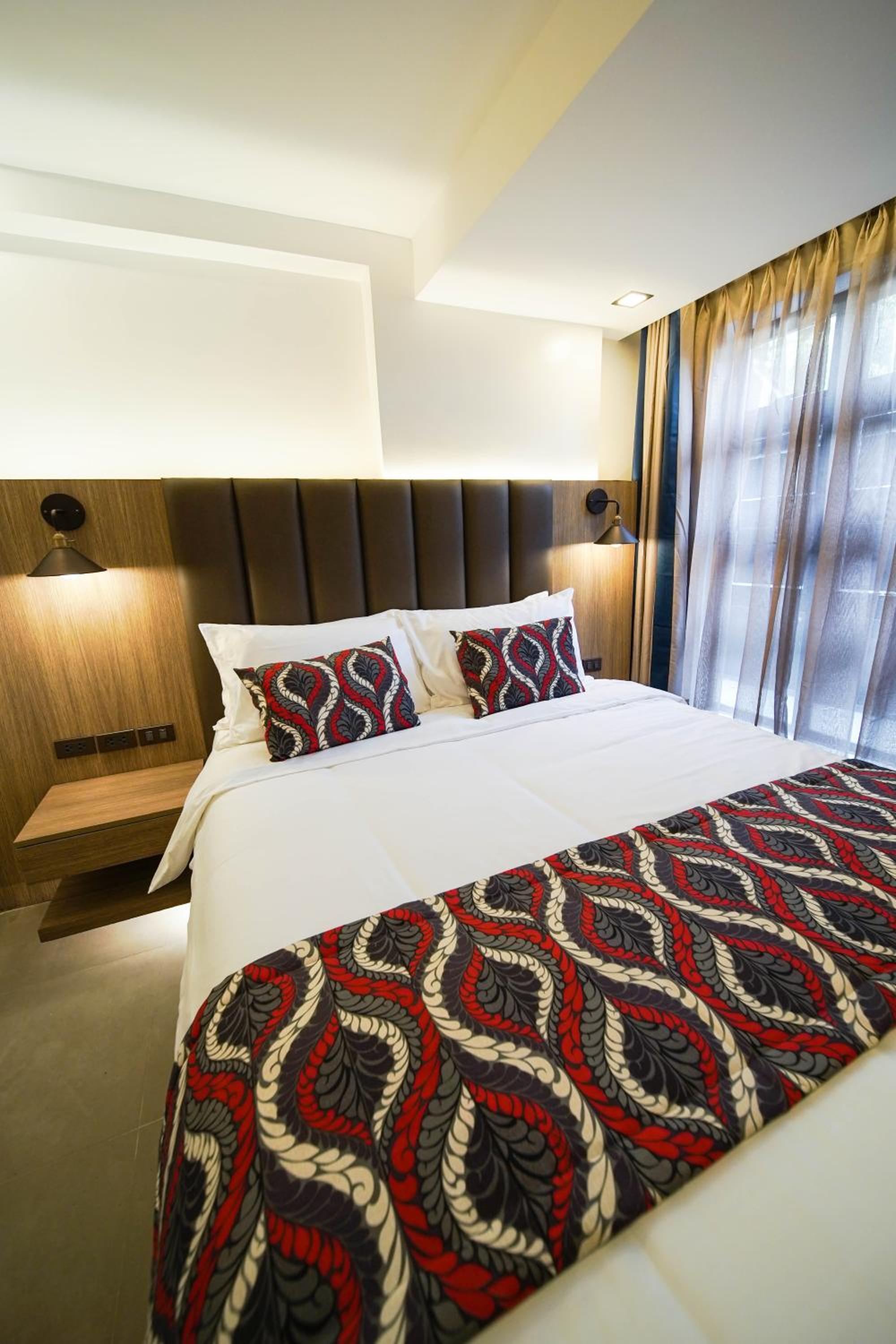 UNWND Boutique Hotel Makati view 3