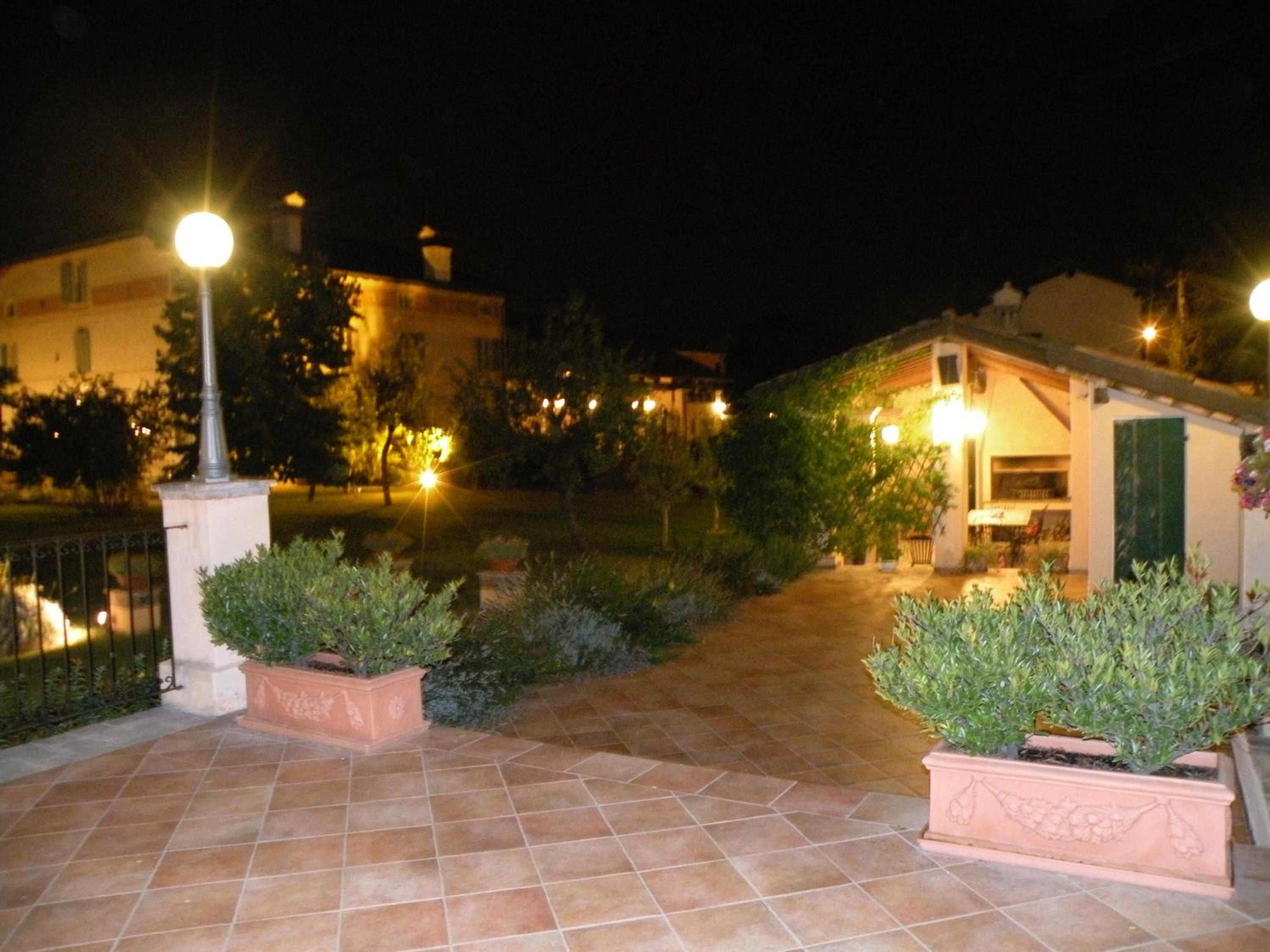 Photo 27